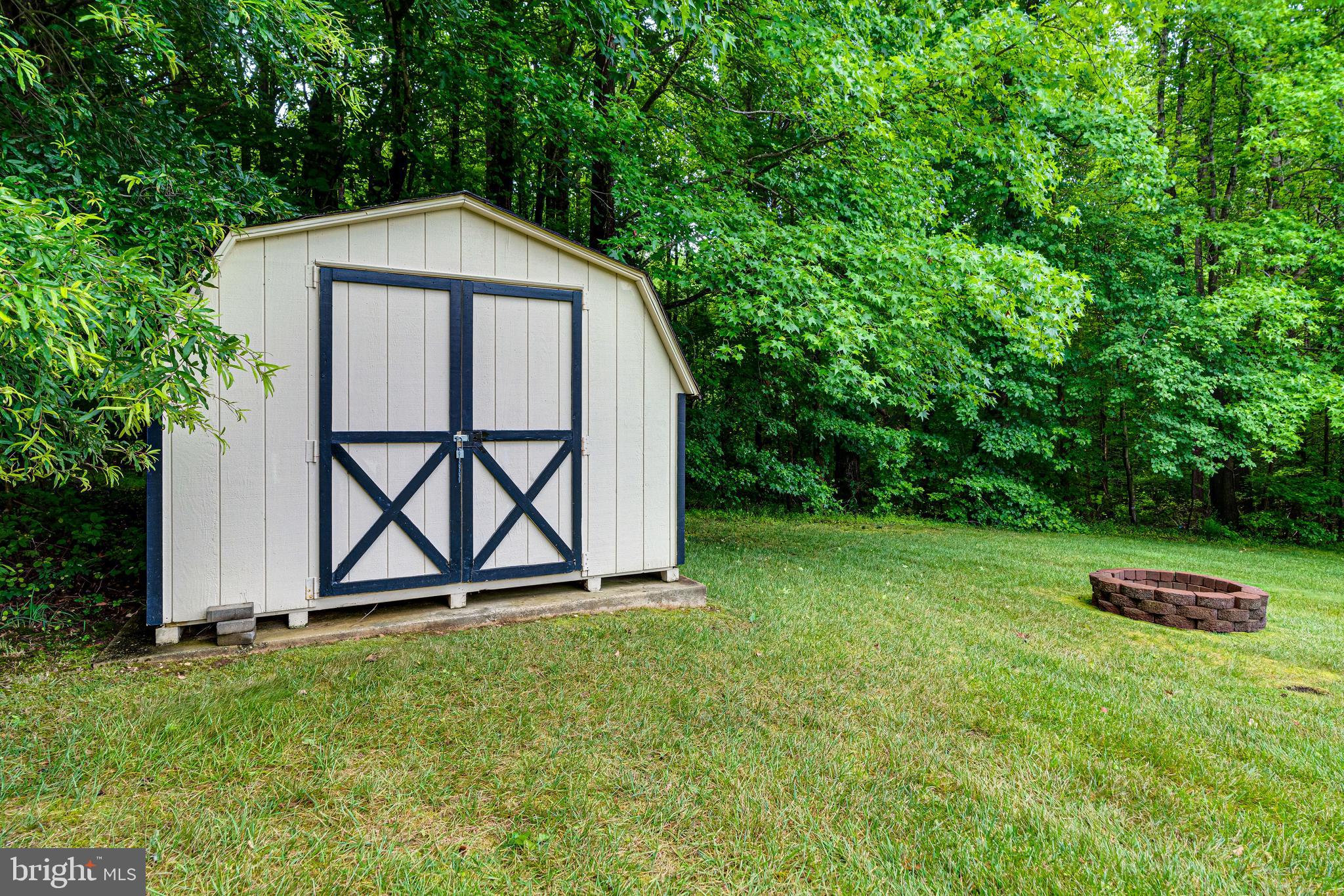 BERRY HILL MANOR - Residential Lease