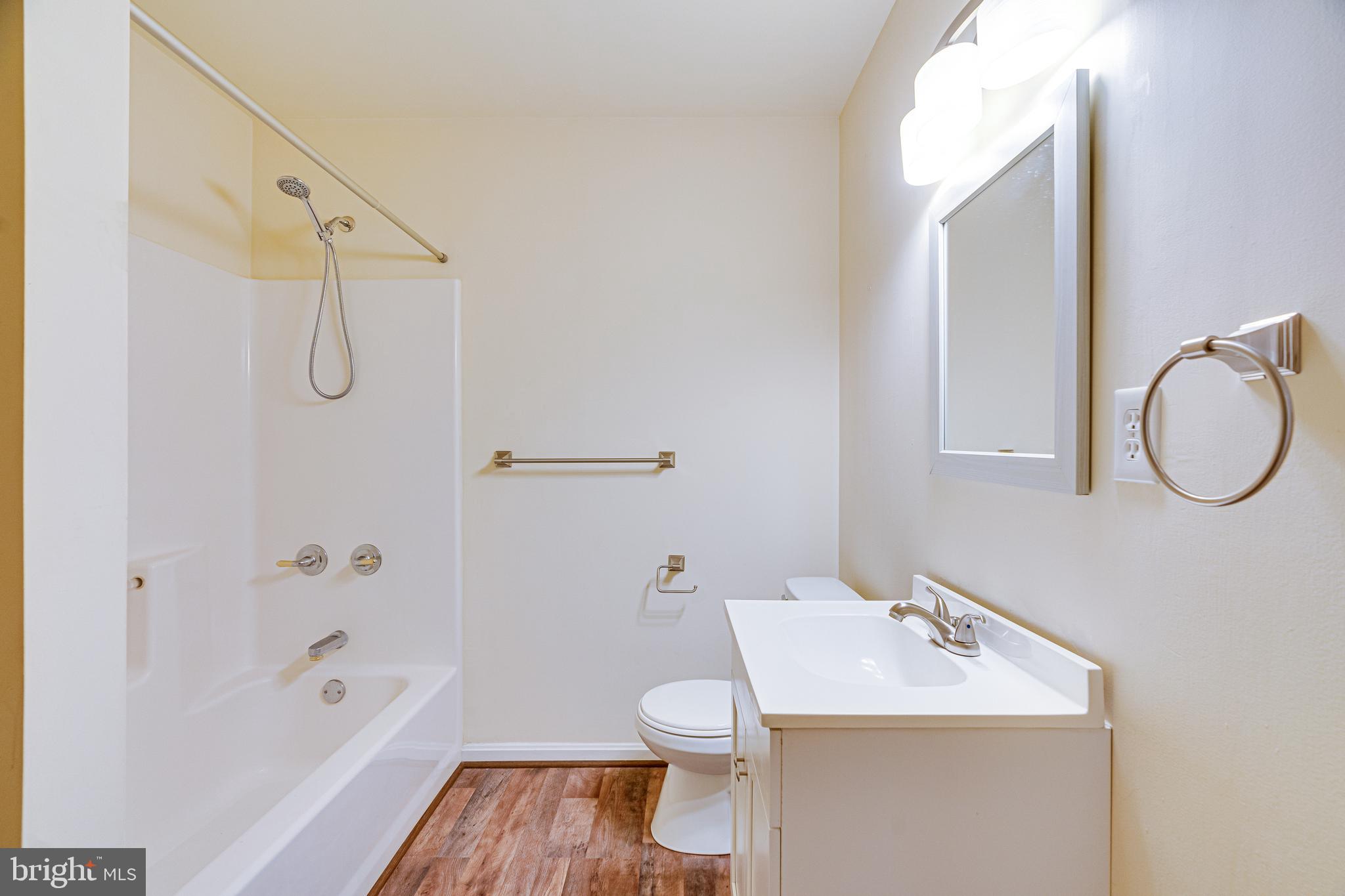 BERRY HILL MANOR - Residential Lease