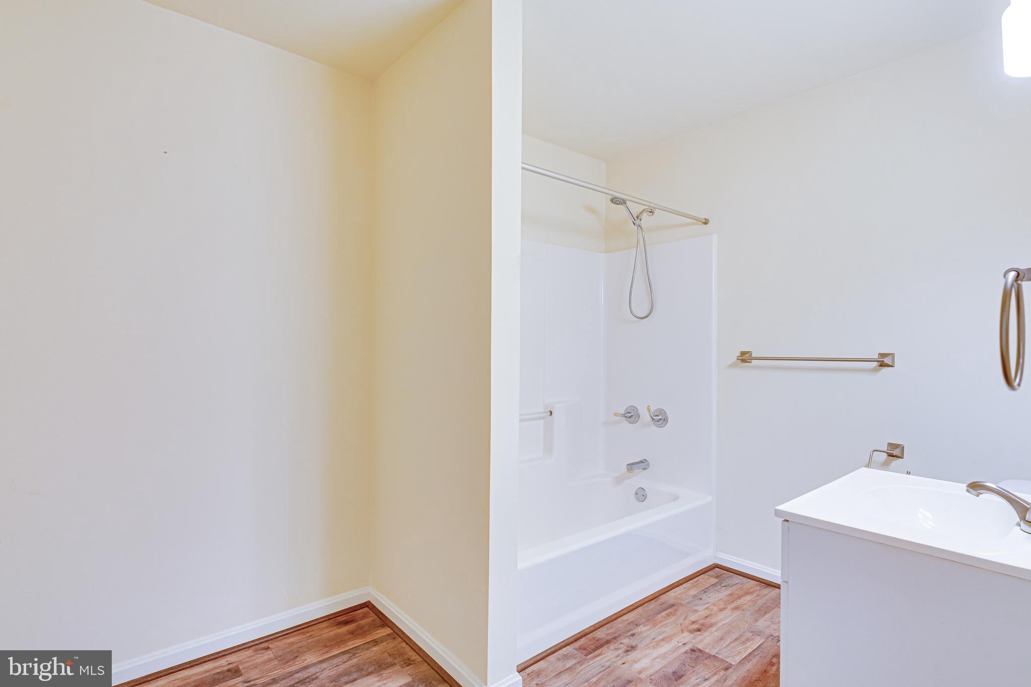 BERRY HILL MANOR - Residential Lease