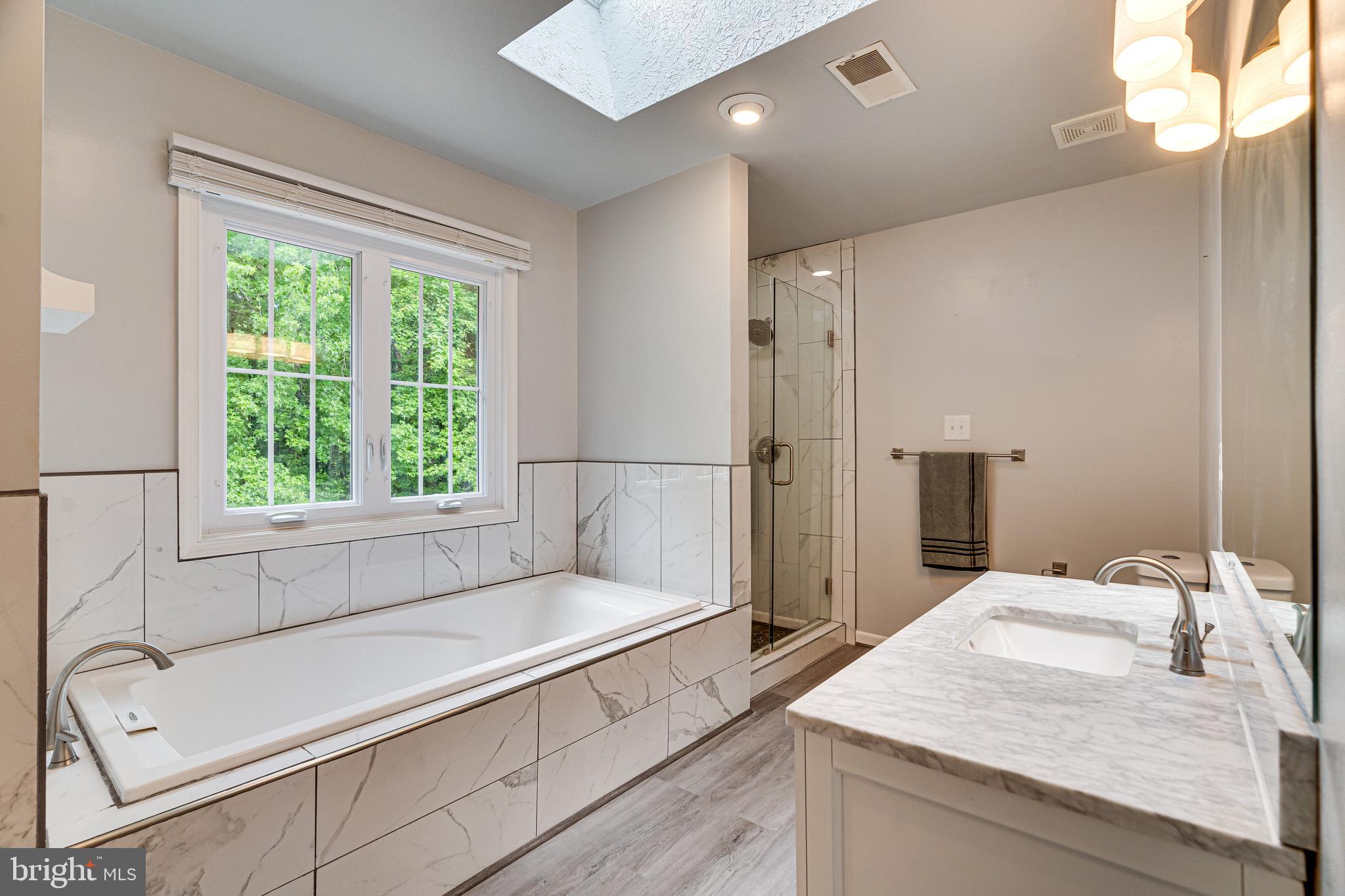 BERRY HILL MANOR - Residential Lease