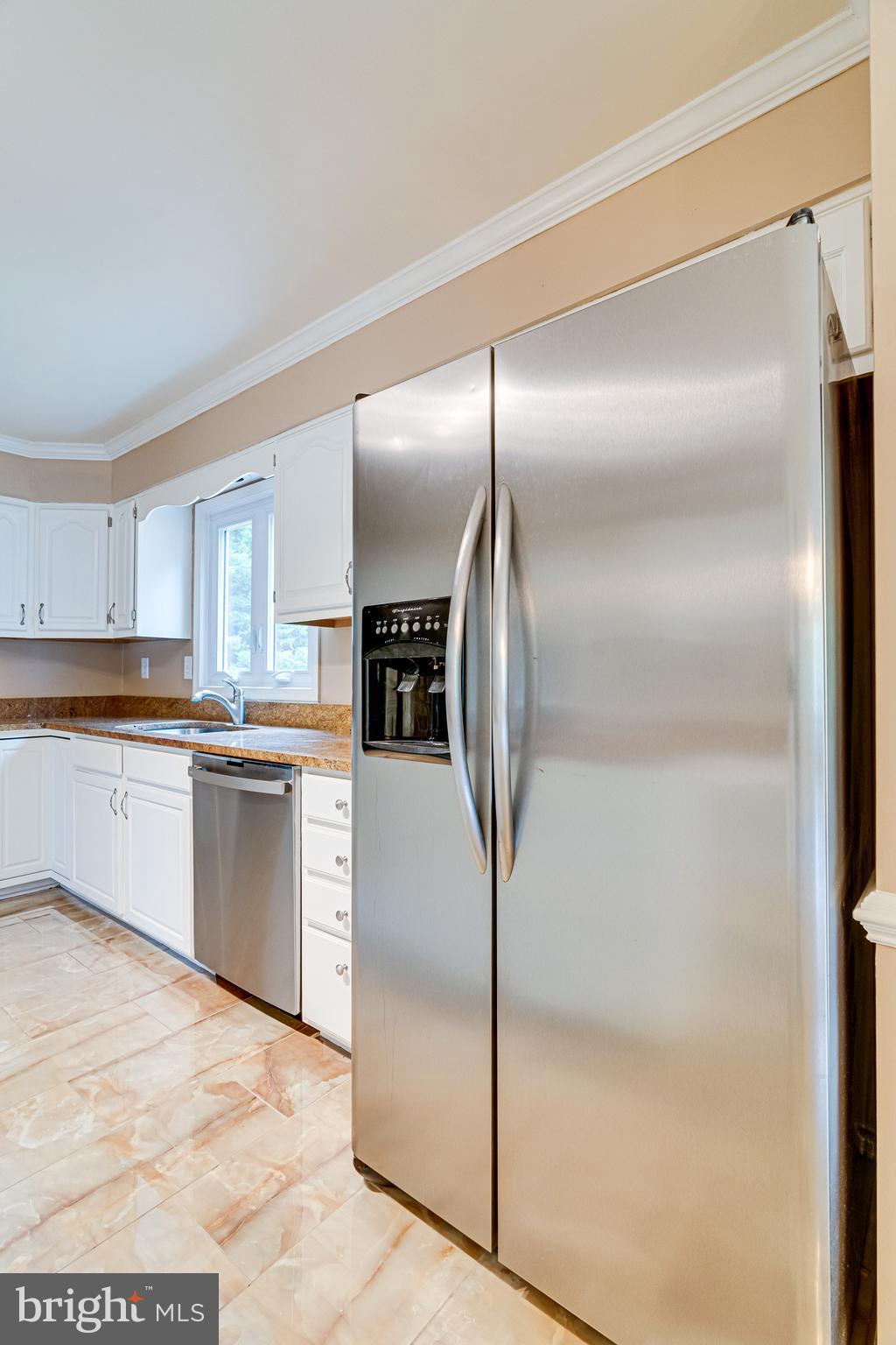 BERRY HILL MANOR - Residential Lease