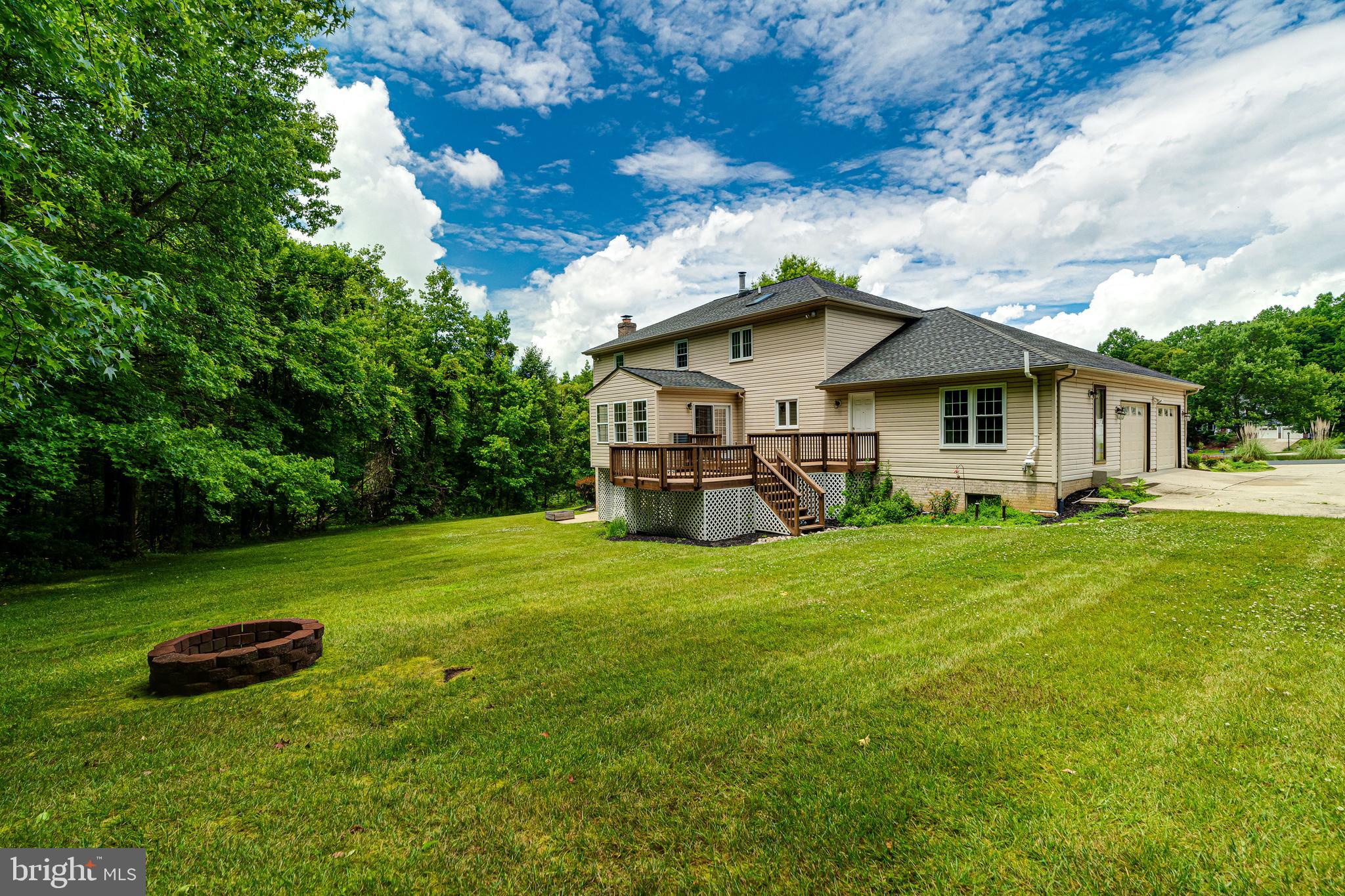 BERRY HILL MANOR - Residential Lease