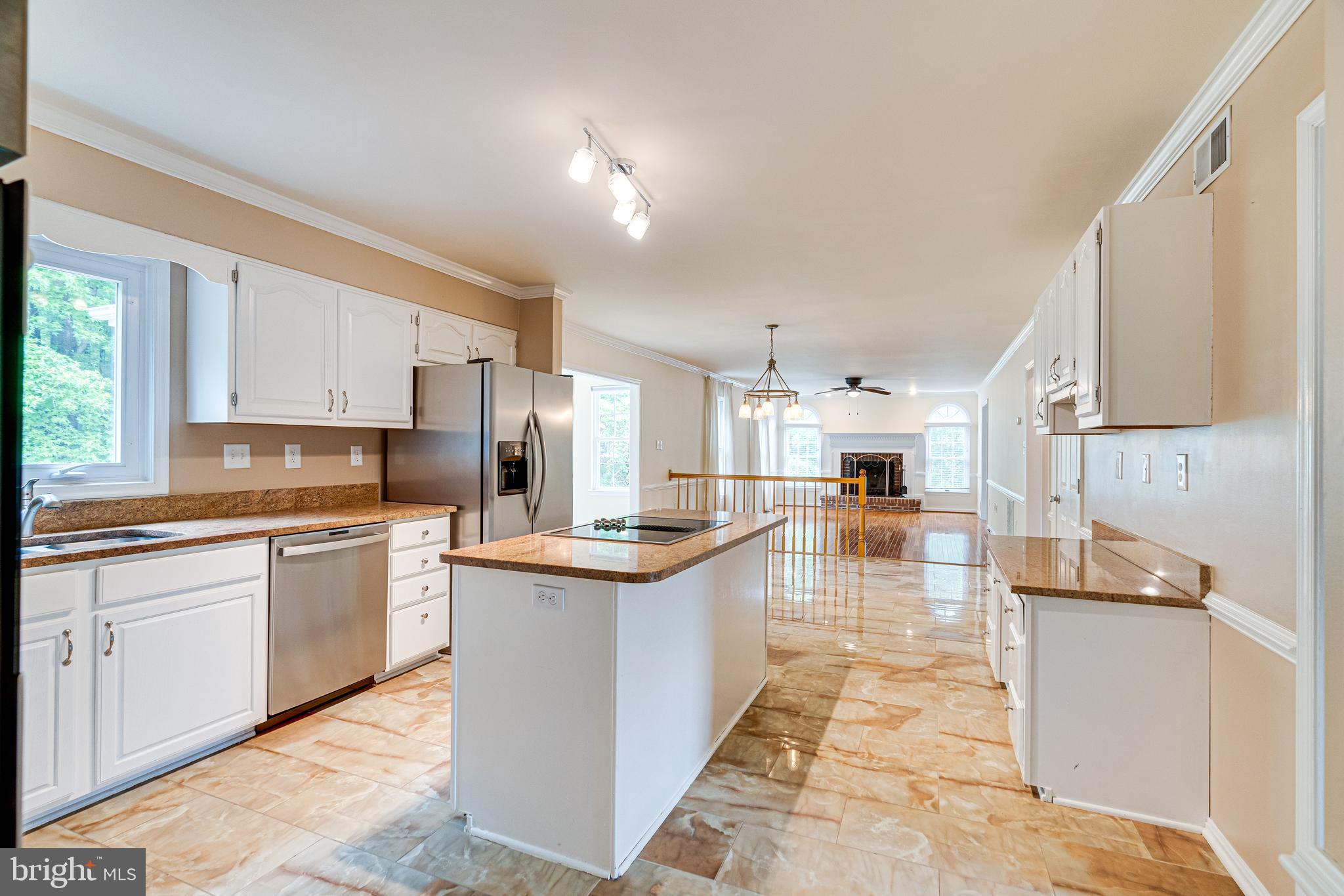 BERRY HILL MANOR - Residential Lease