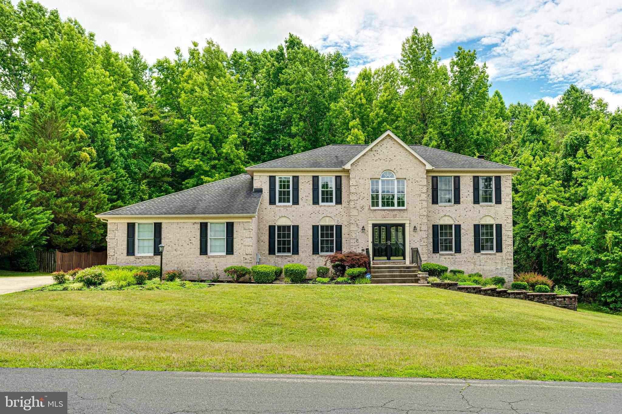 BERRY HILL MANOR - Residential Lease