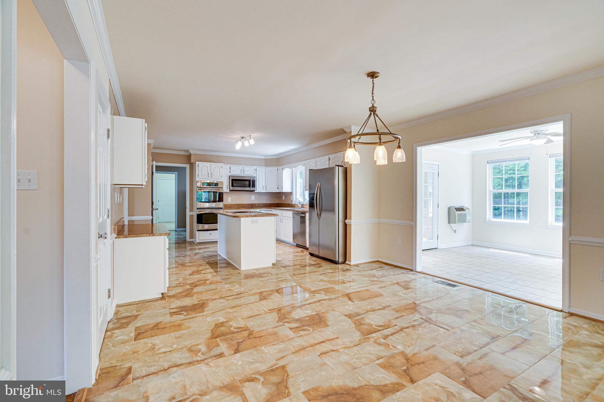 BERRY HILL MANOR - Residential Lease