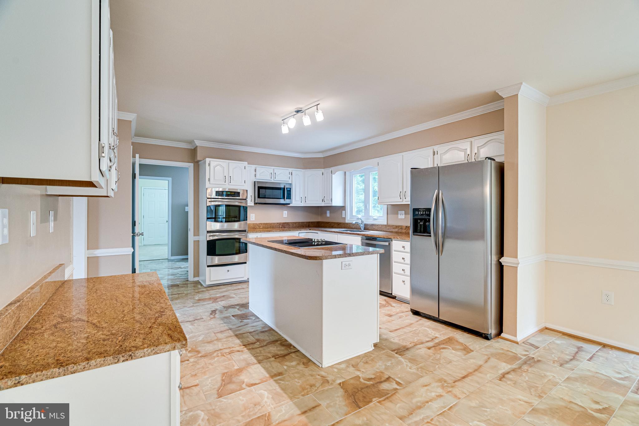 BERRY HILL MANOR - Residential Lease