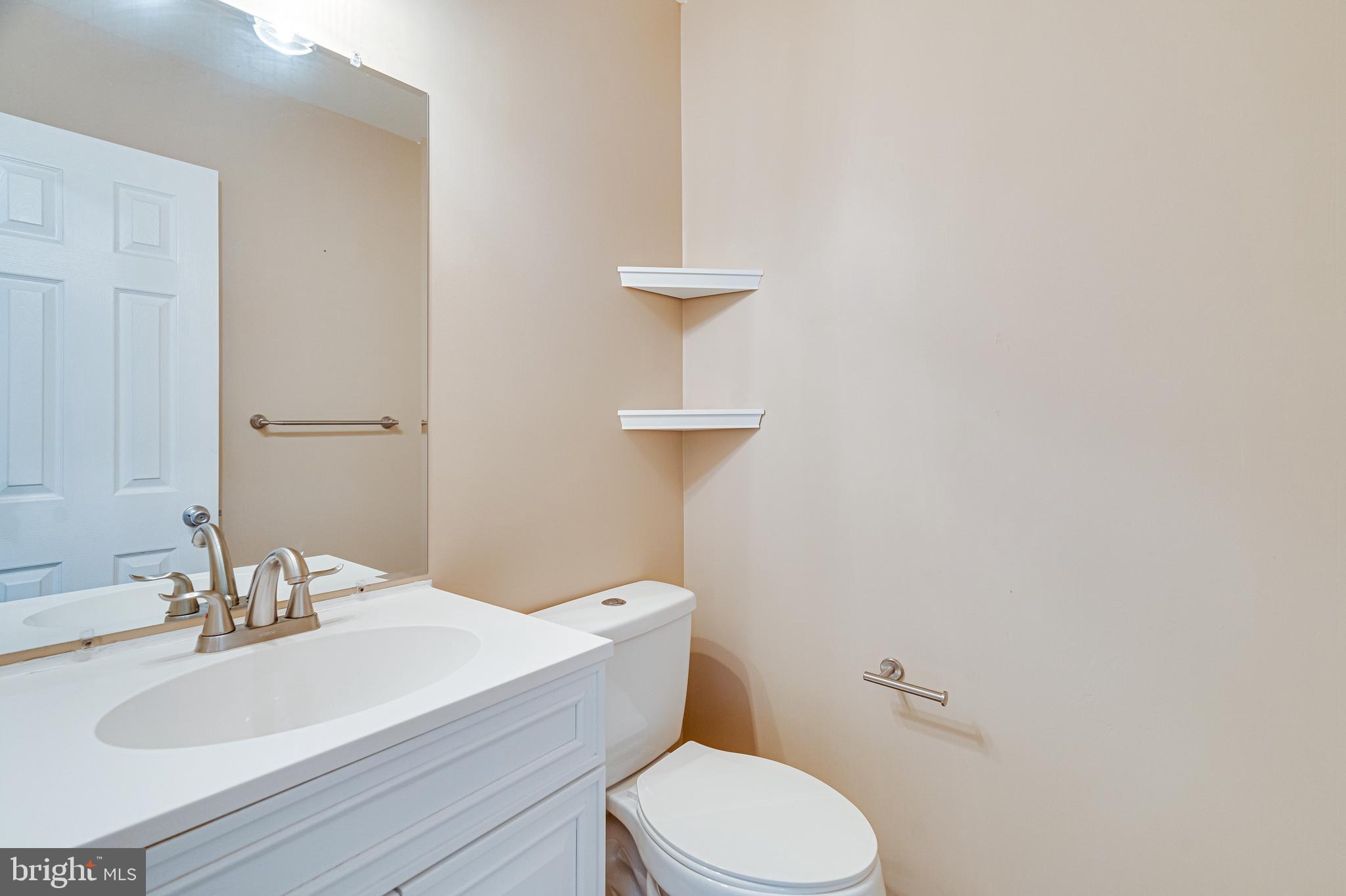 BERRY HILL MANOR - Residential Lease