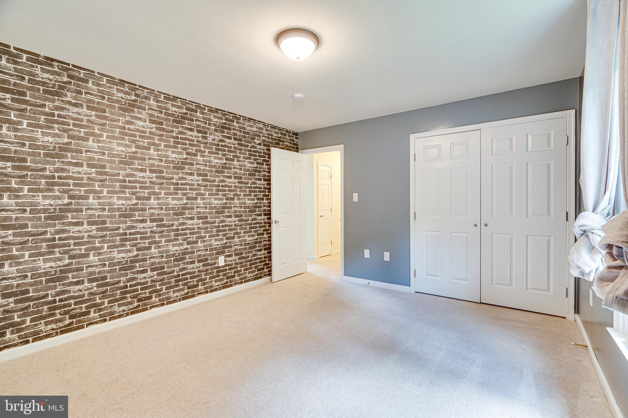 BERRY HILL MANOR - Residential Lease