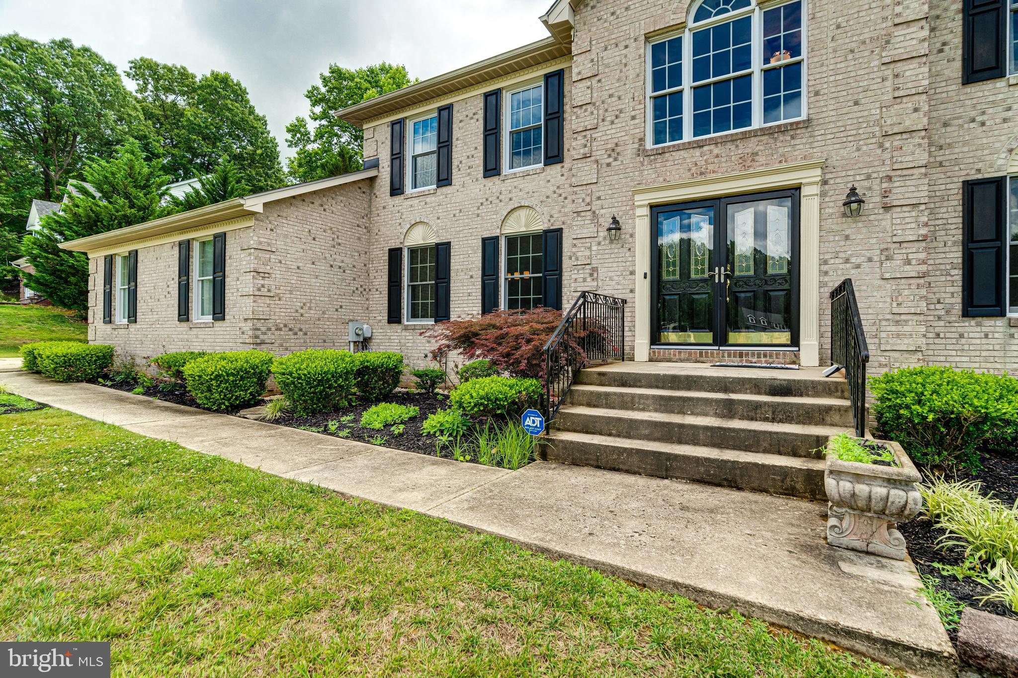 BERRY HILL MANOR - Residential Lease