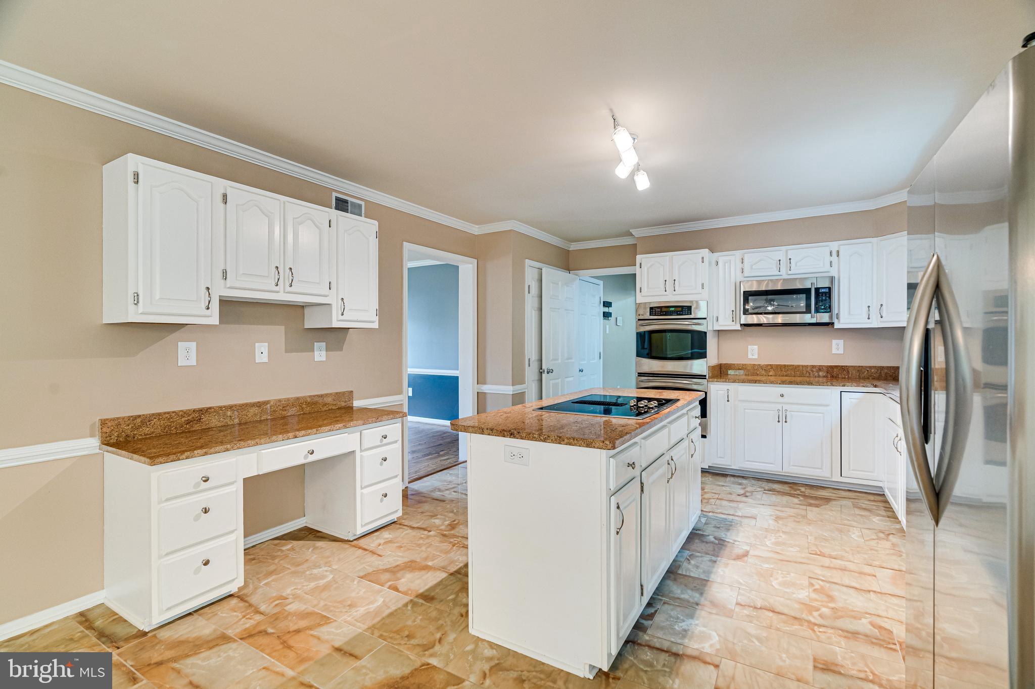 BERRY HILL MANOR - Residential Lease