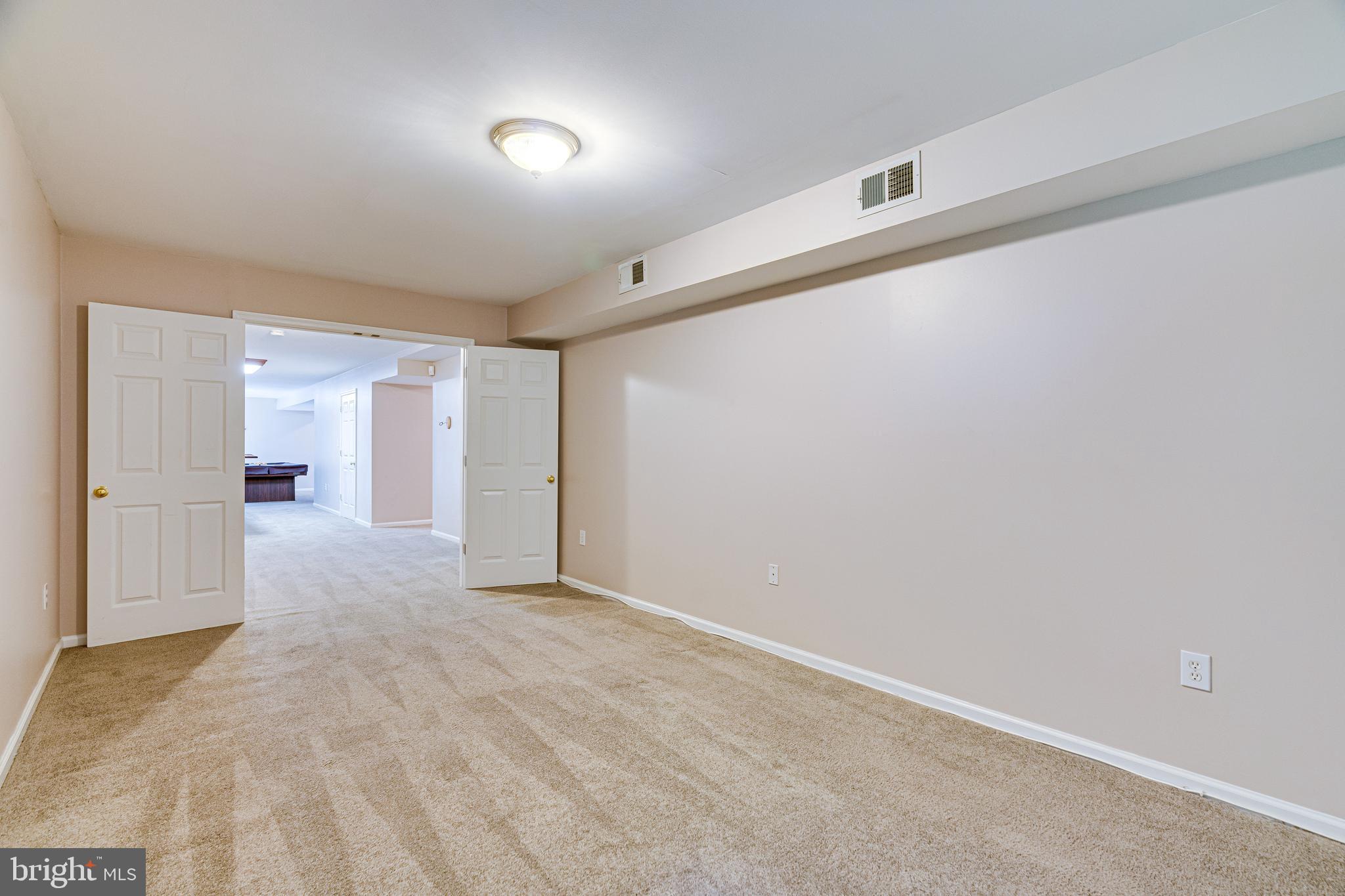 BERRY HILL MANOR - Residential Lease