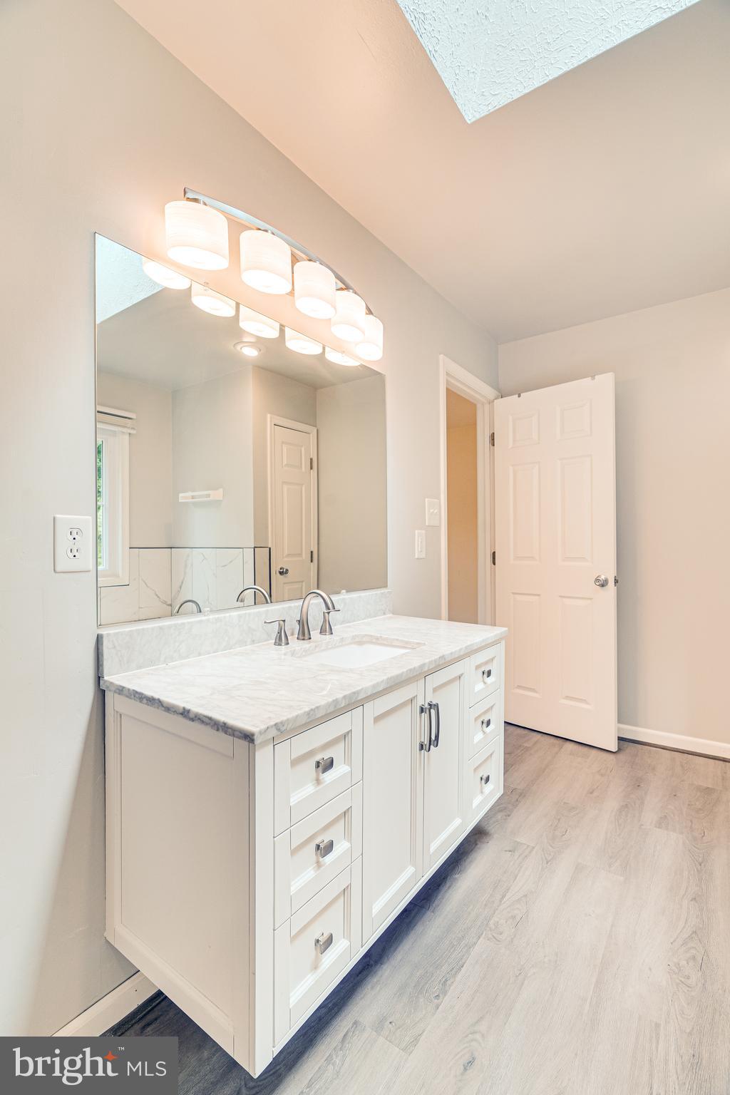 BERRY HILL MANOR - Residential Lease