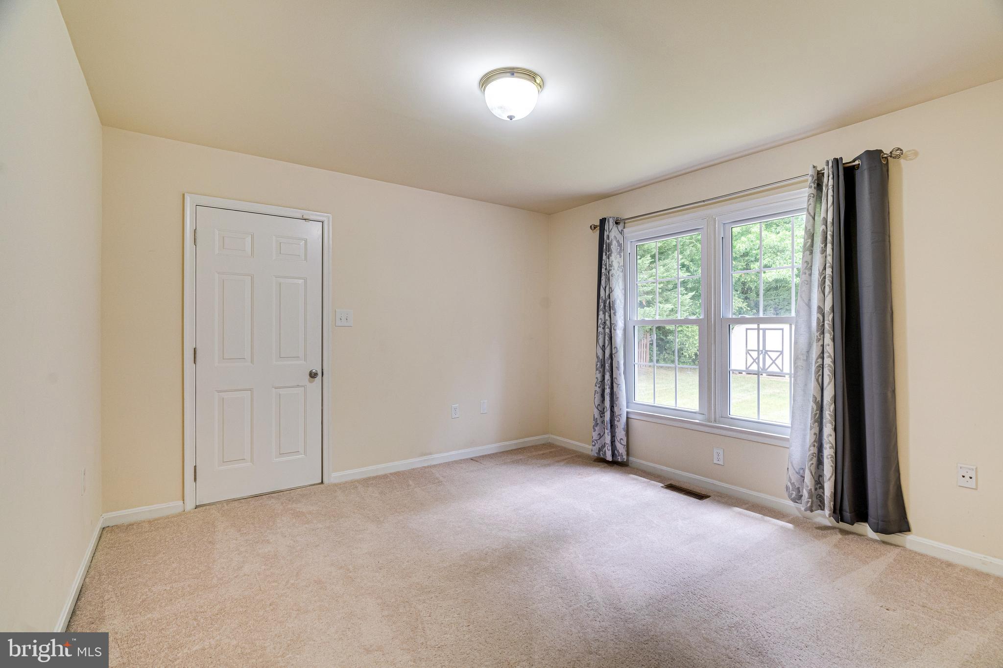 BERRY HILL MANOR - Residential Lease