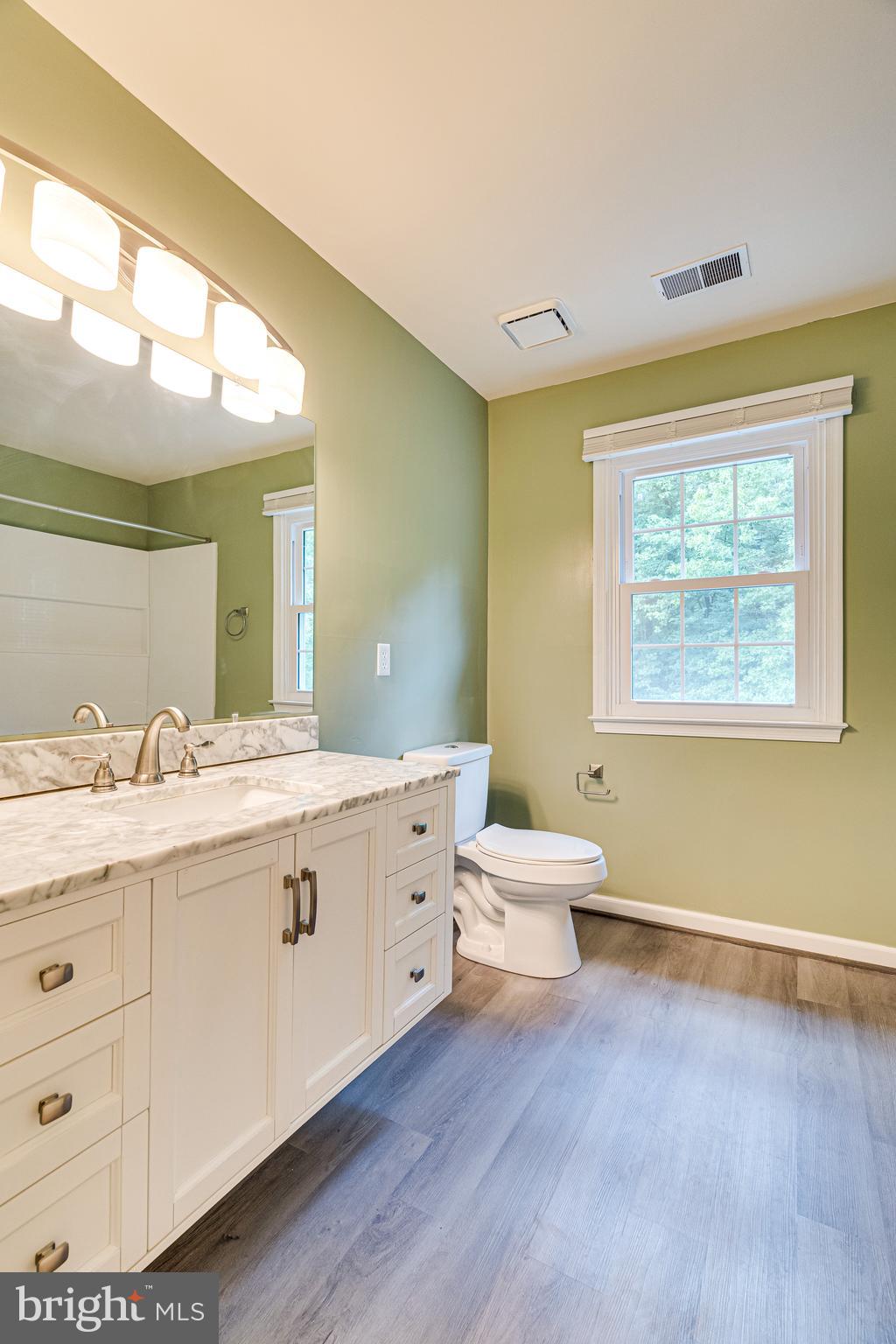 BERRY HILL MANOR - Residential Lease