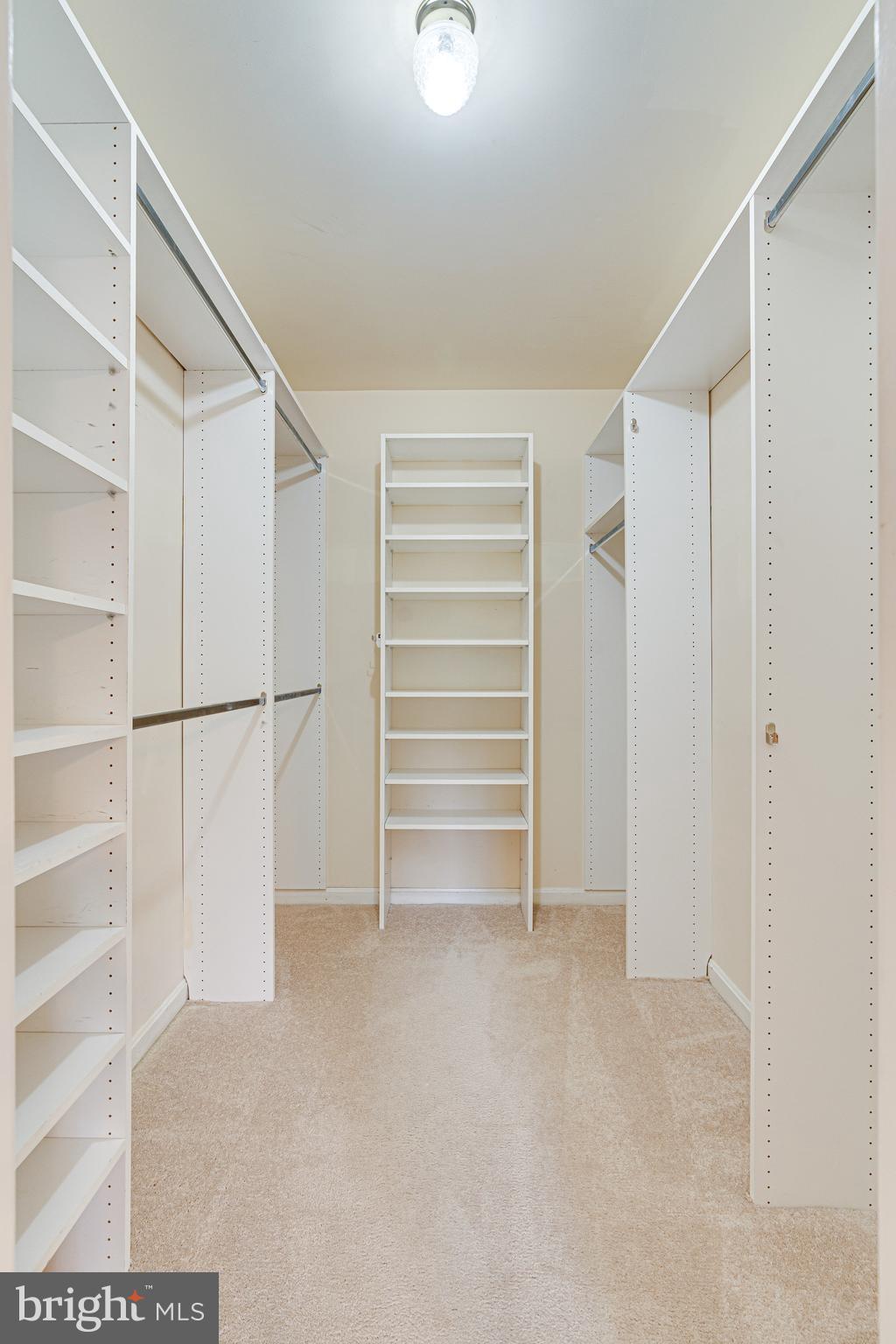 BERRY HILL MANOR - Residential Lease