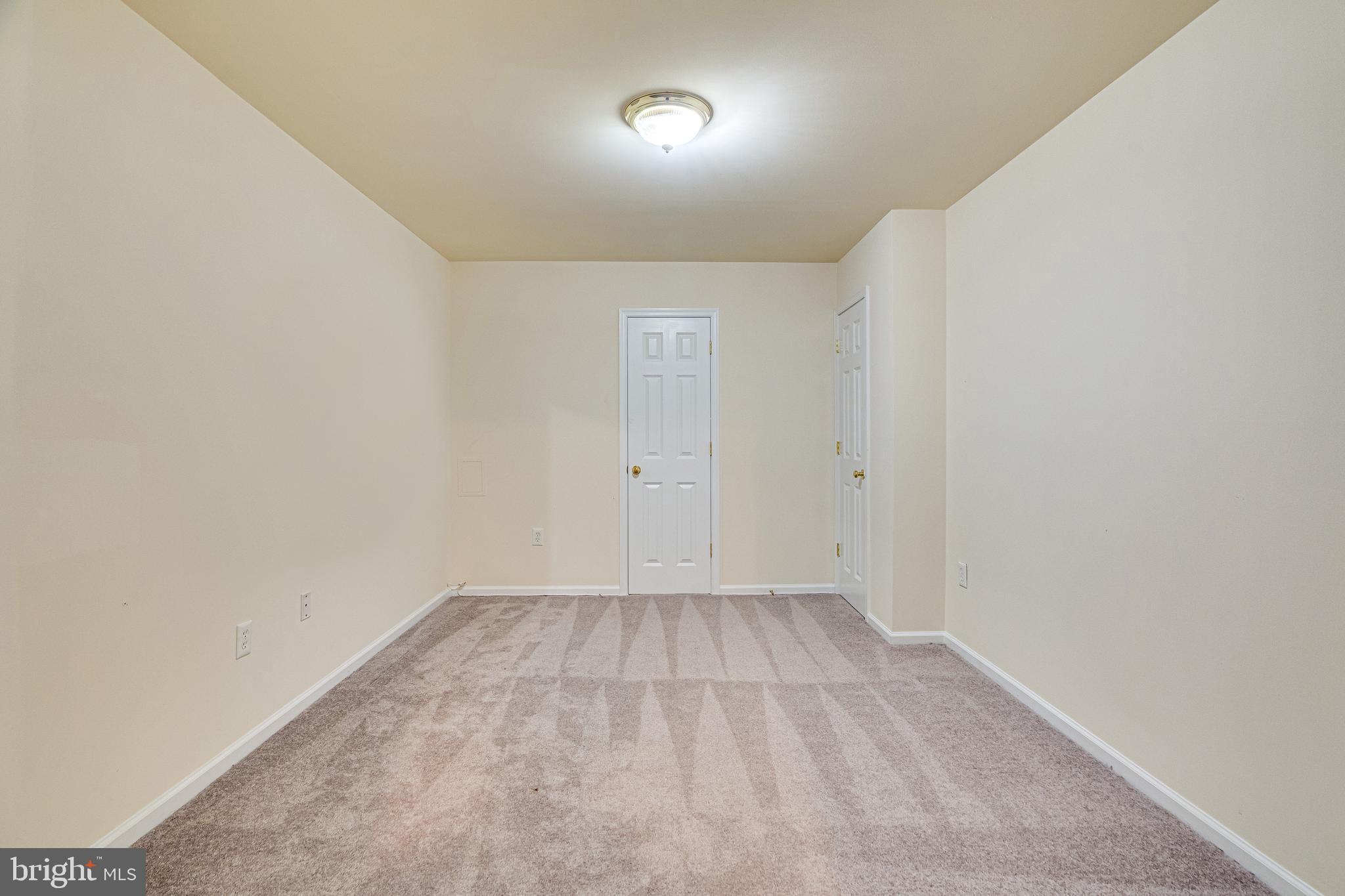 BERRY HILL MANOR - Residential Lease