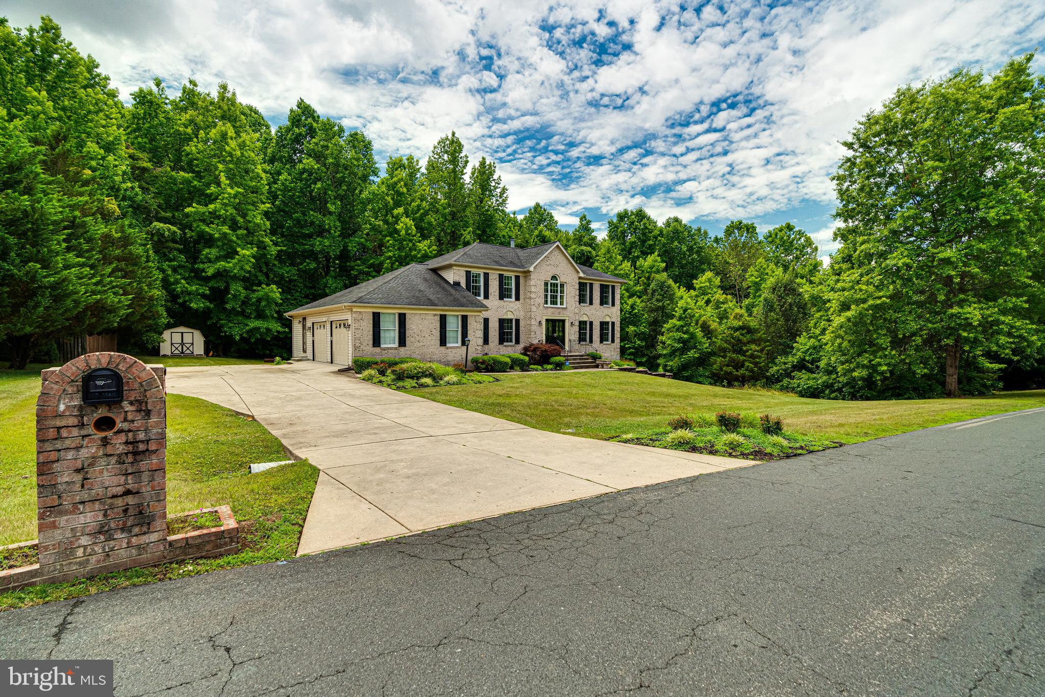 BERRY HILL MANOR - Residential Lease