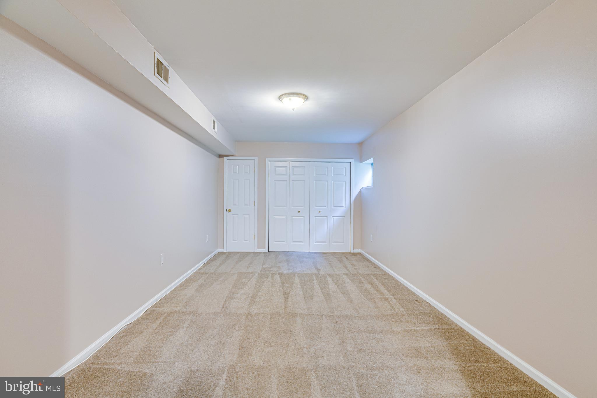 BERRY HILL MANOR - Residential Lease