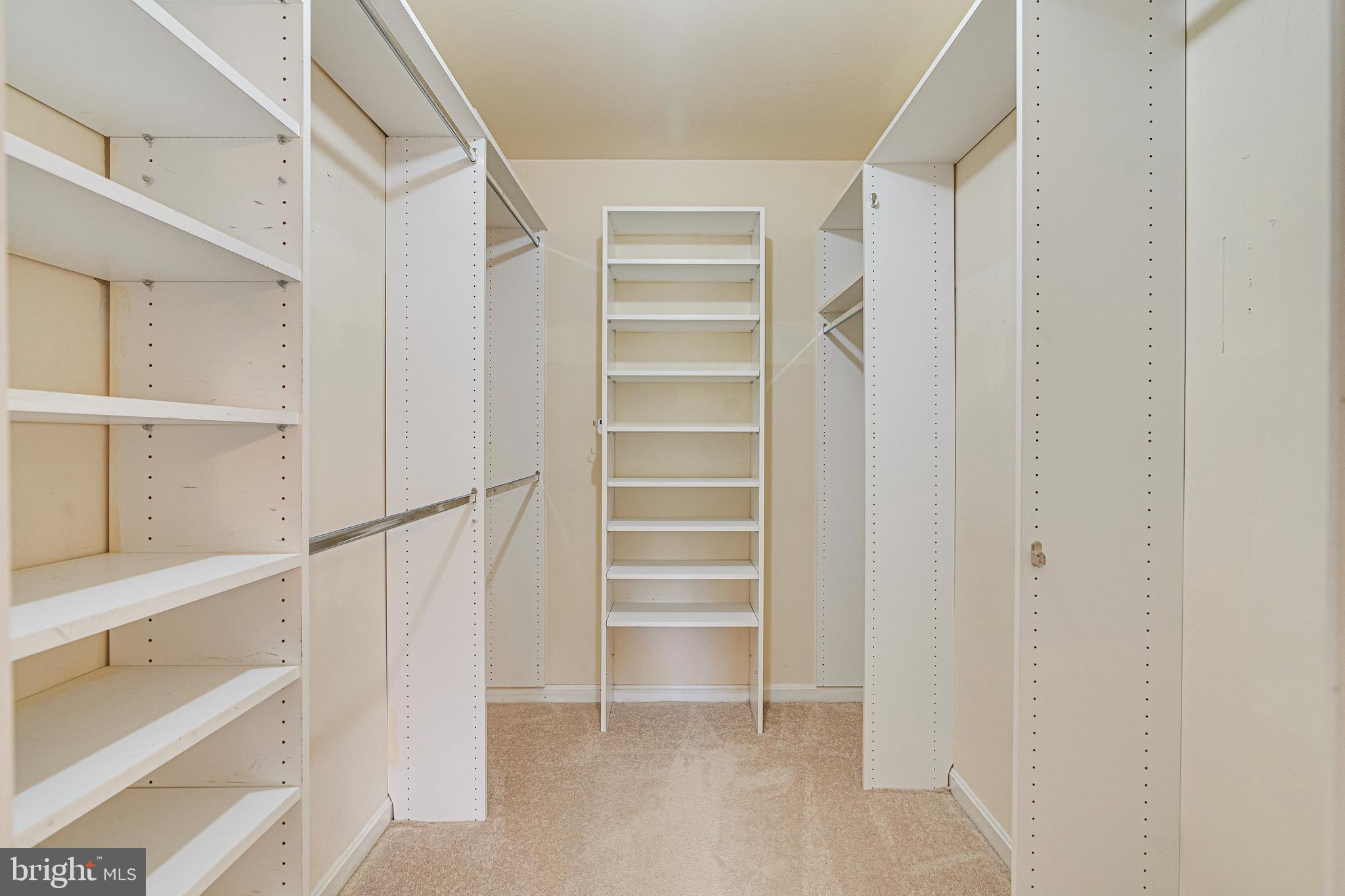 BERRY HILL MANOR - Residential Lease