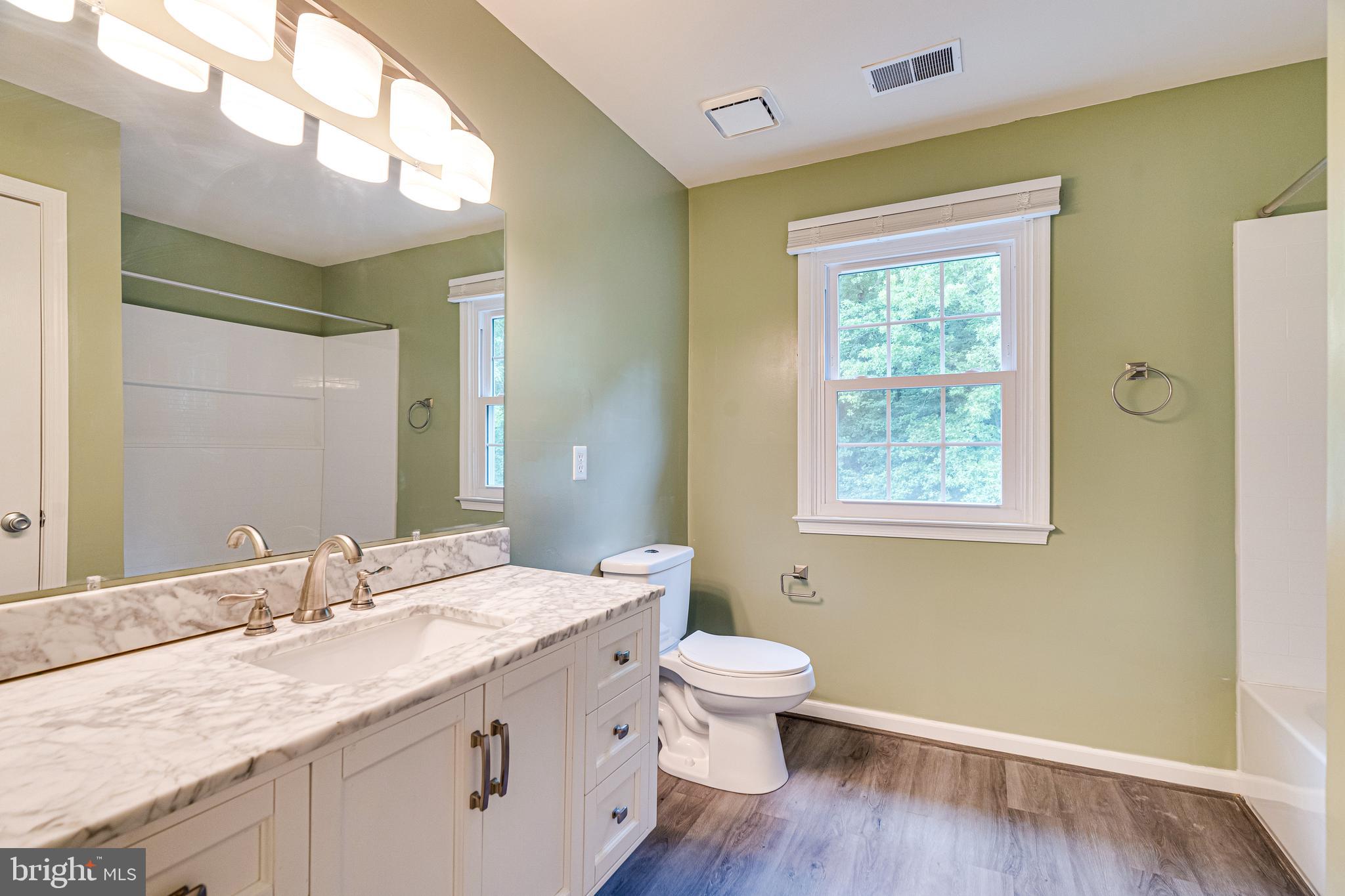 BERRY HILL MANOR - Residential Lease