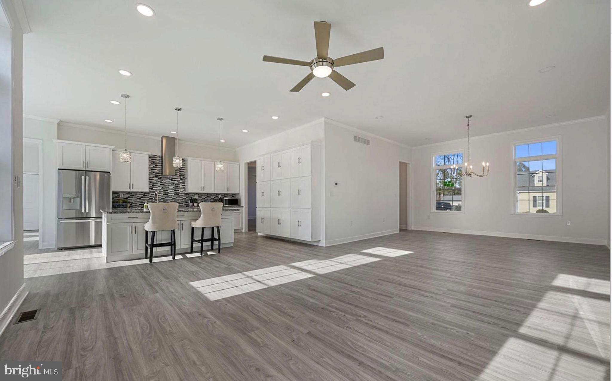 105 CORBINS CLOSE