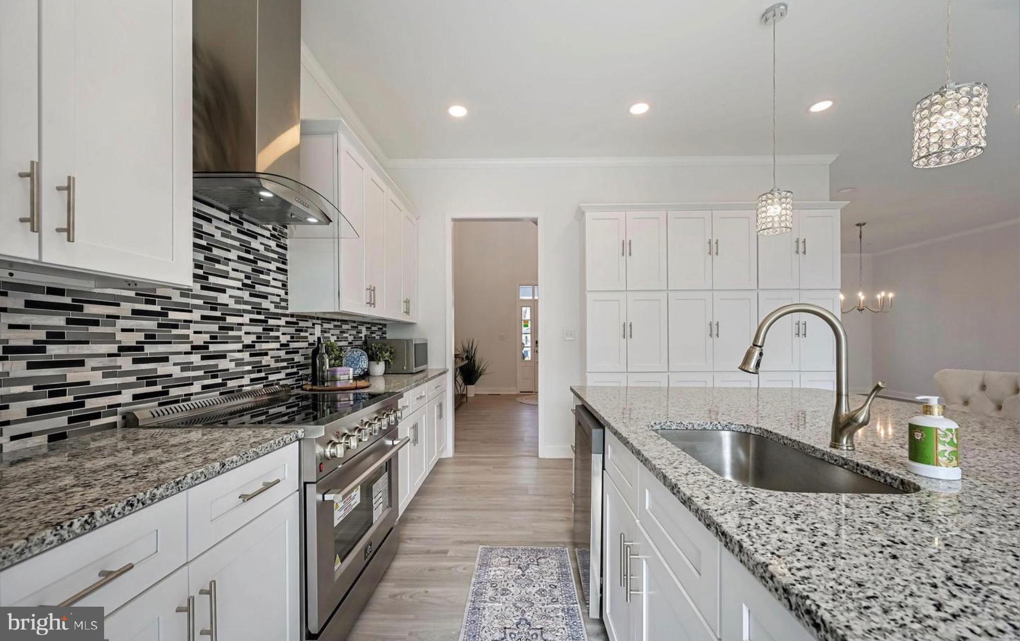 105 CORBINS CLOSE