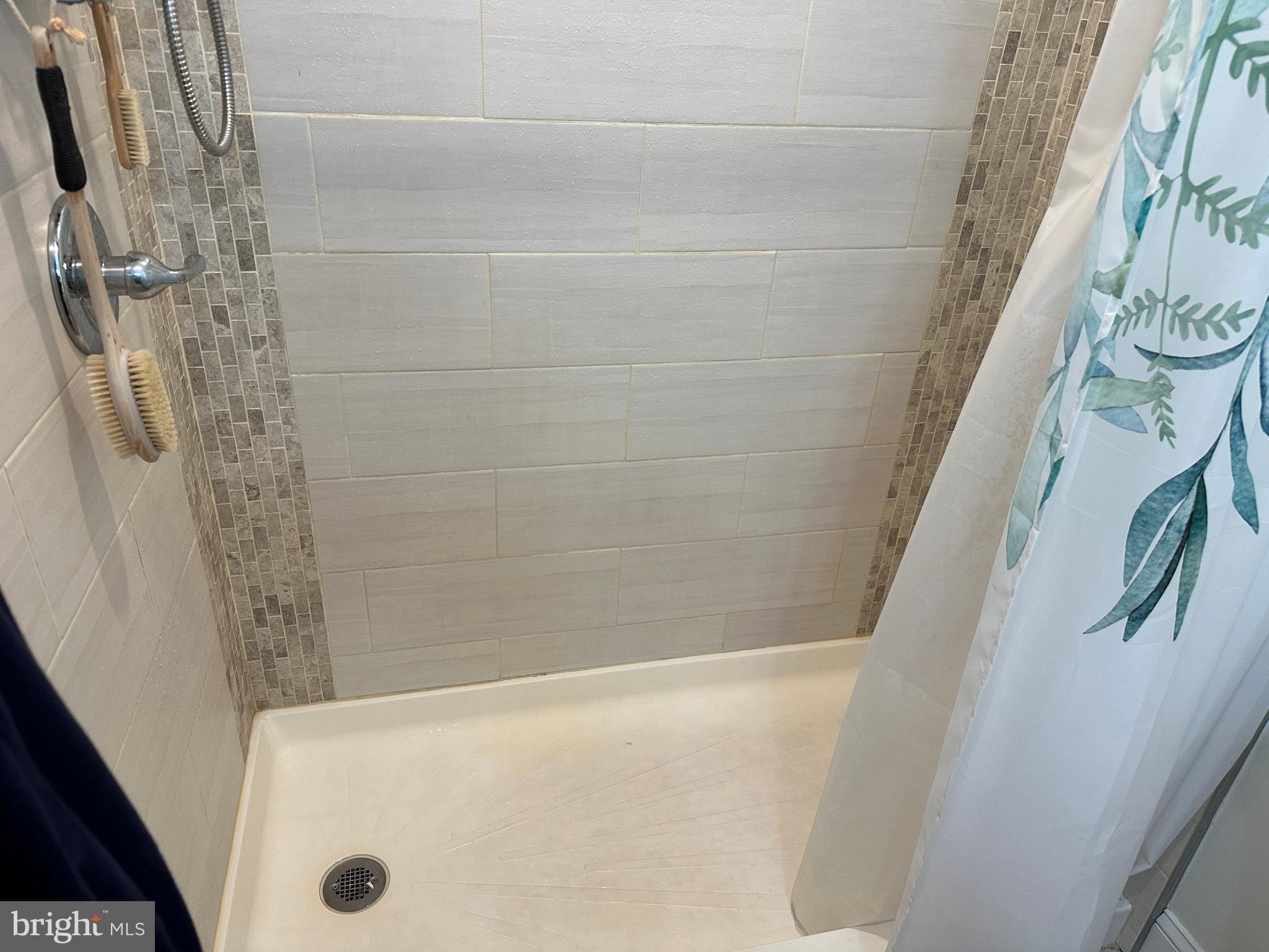 SOMERTON - Residential Lease