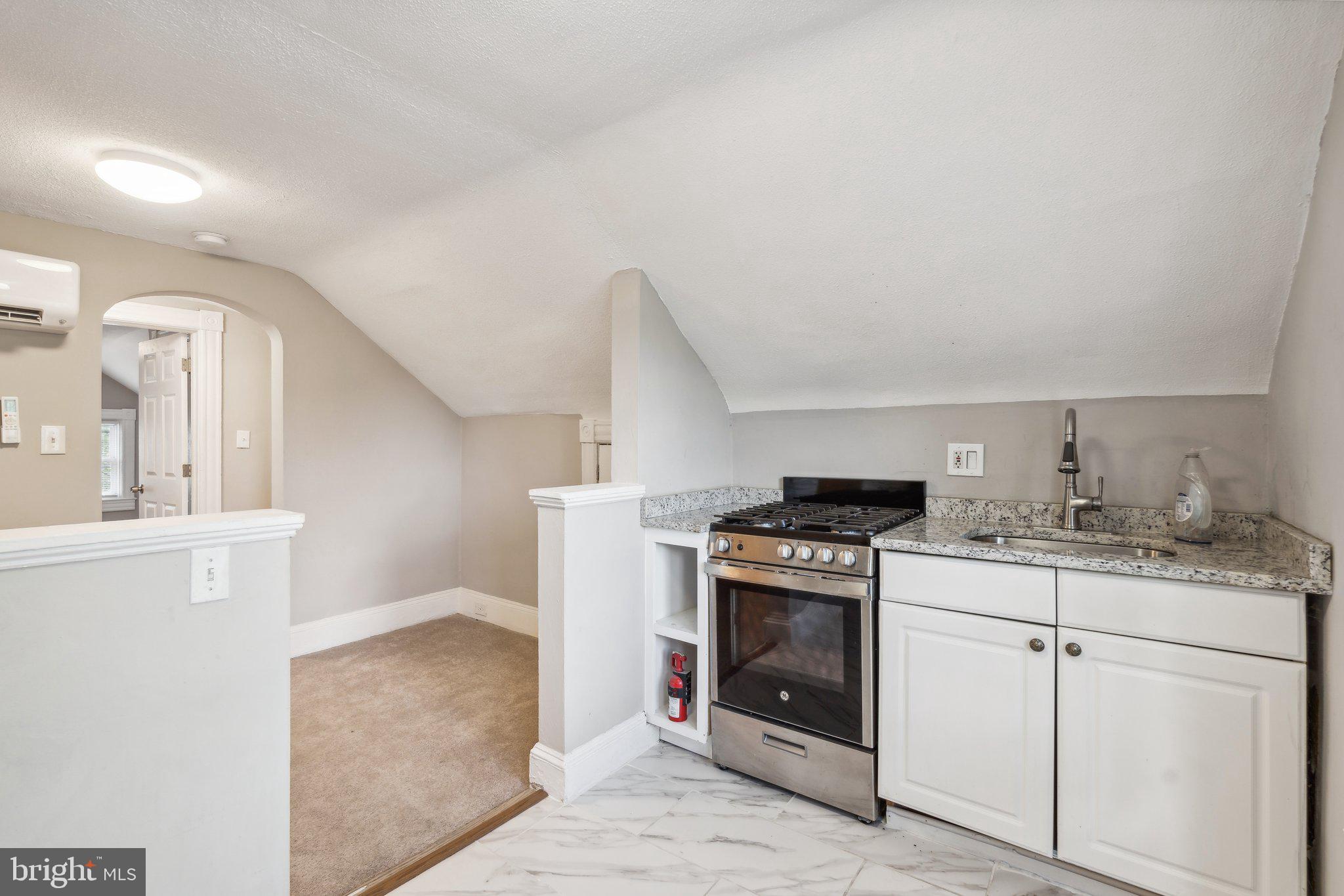 LAURAVILLE HISTORIC DISTRICT - Residential Lease