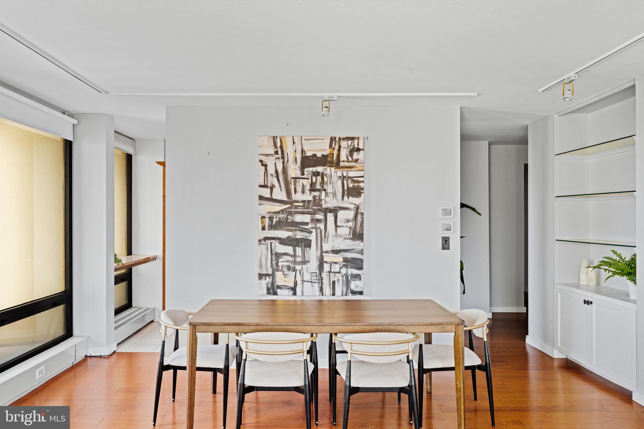 SOCIETY HILL - Residential