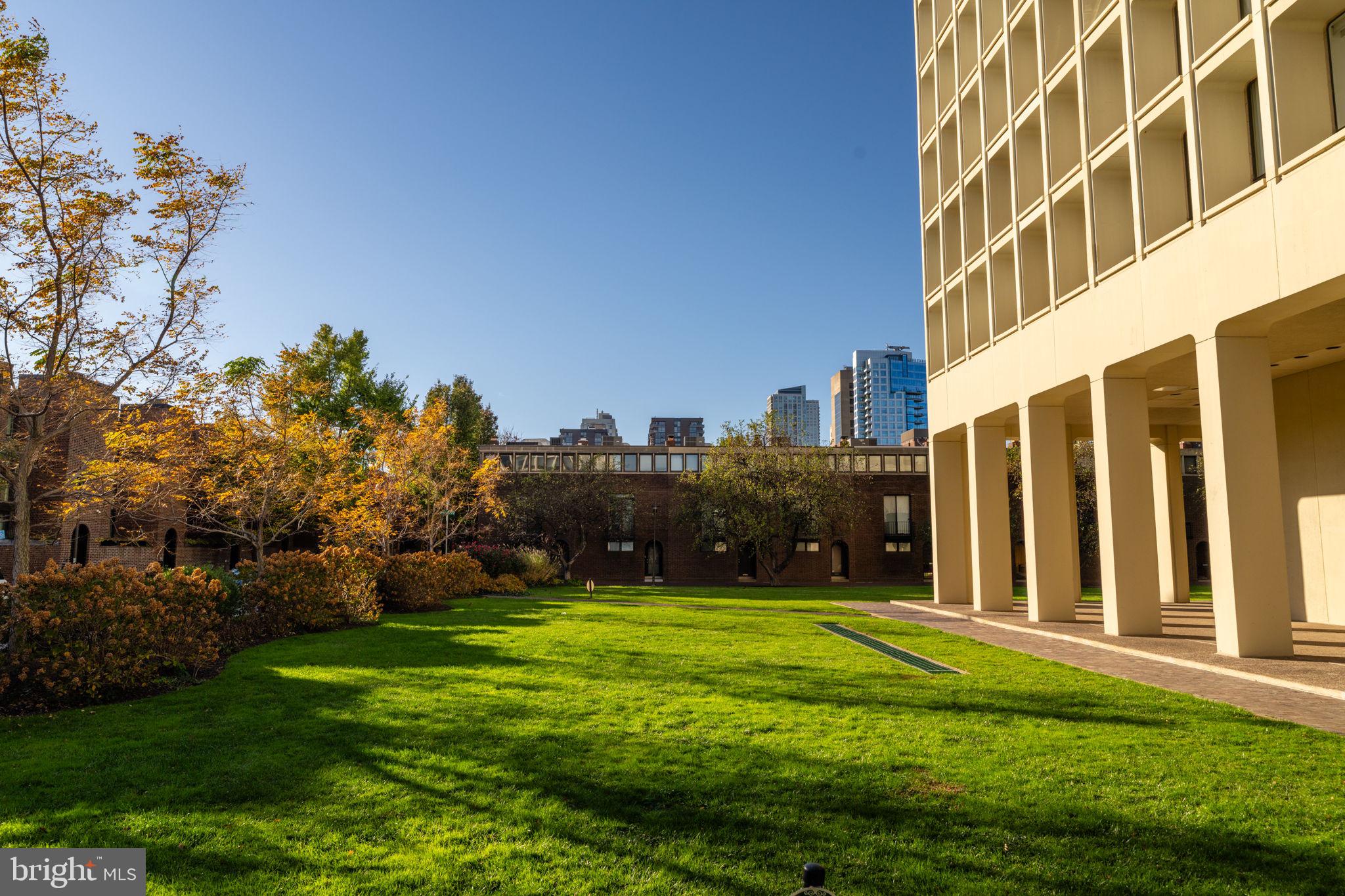 SOCIETY HILL - Residential