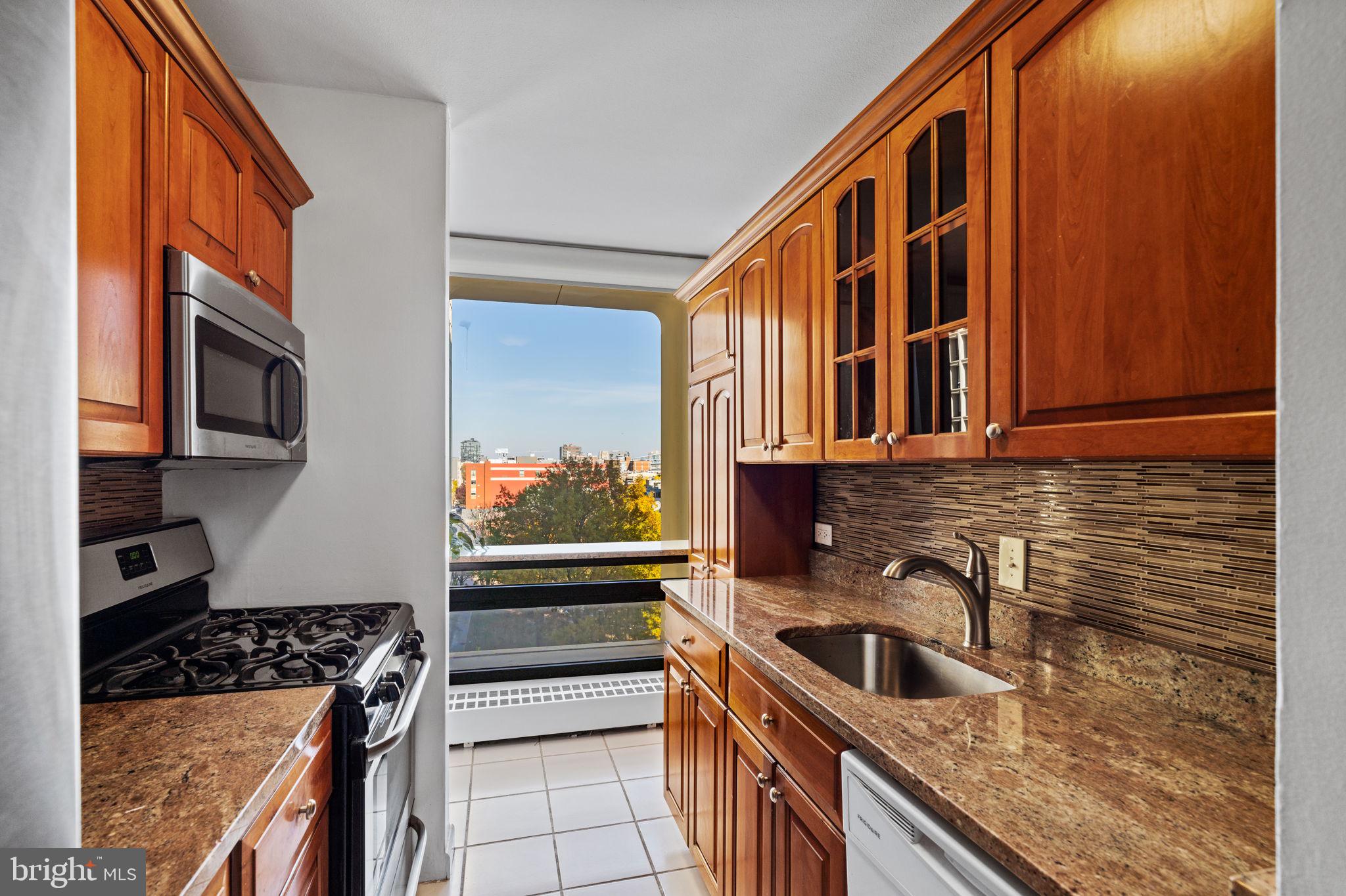 SOCIETY HILL - Residential