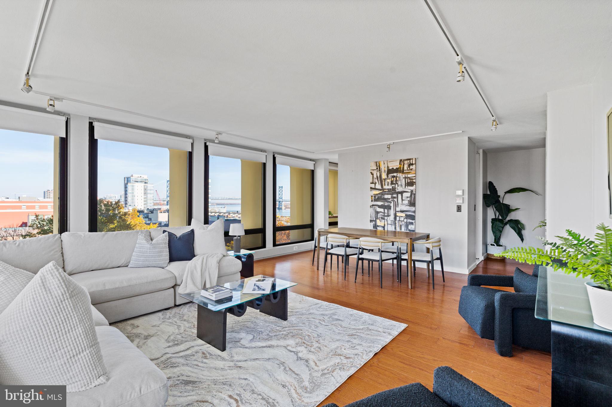 SOCIETY HILL - Residential