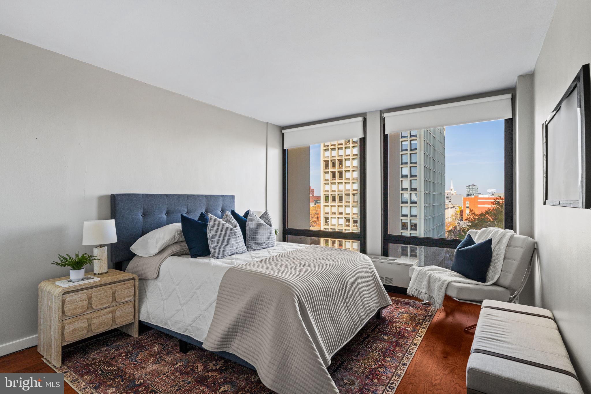 SOCIETY HILL - Residential