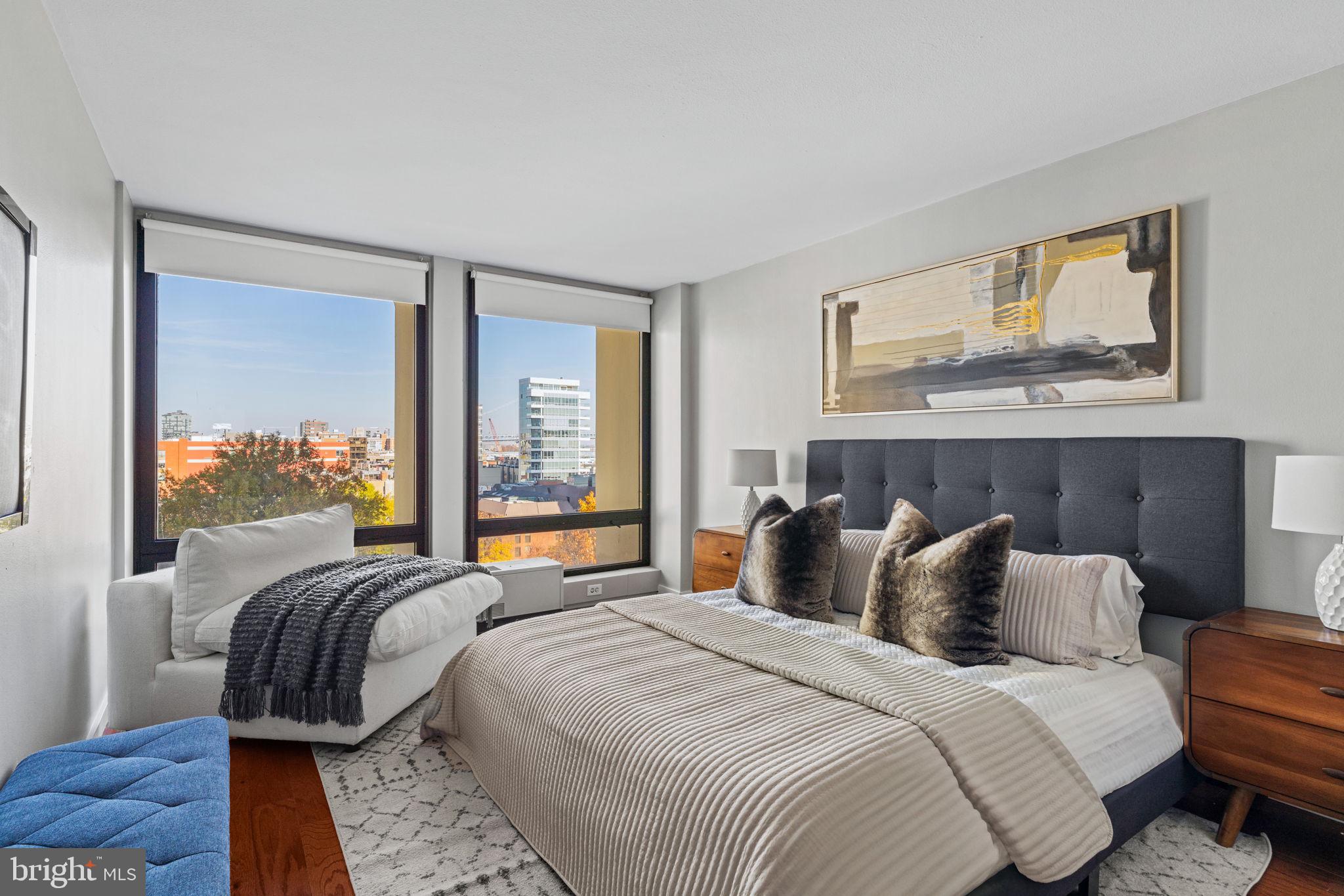 SOCIETY HILL - Residential