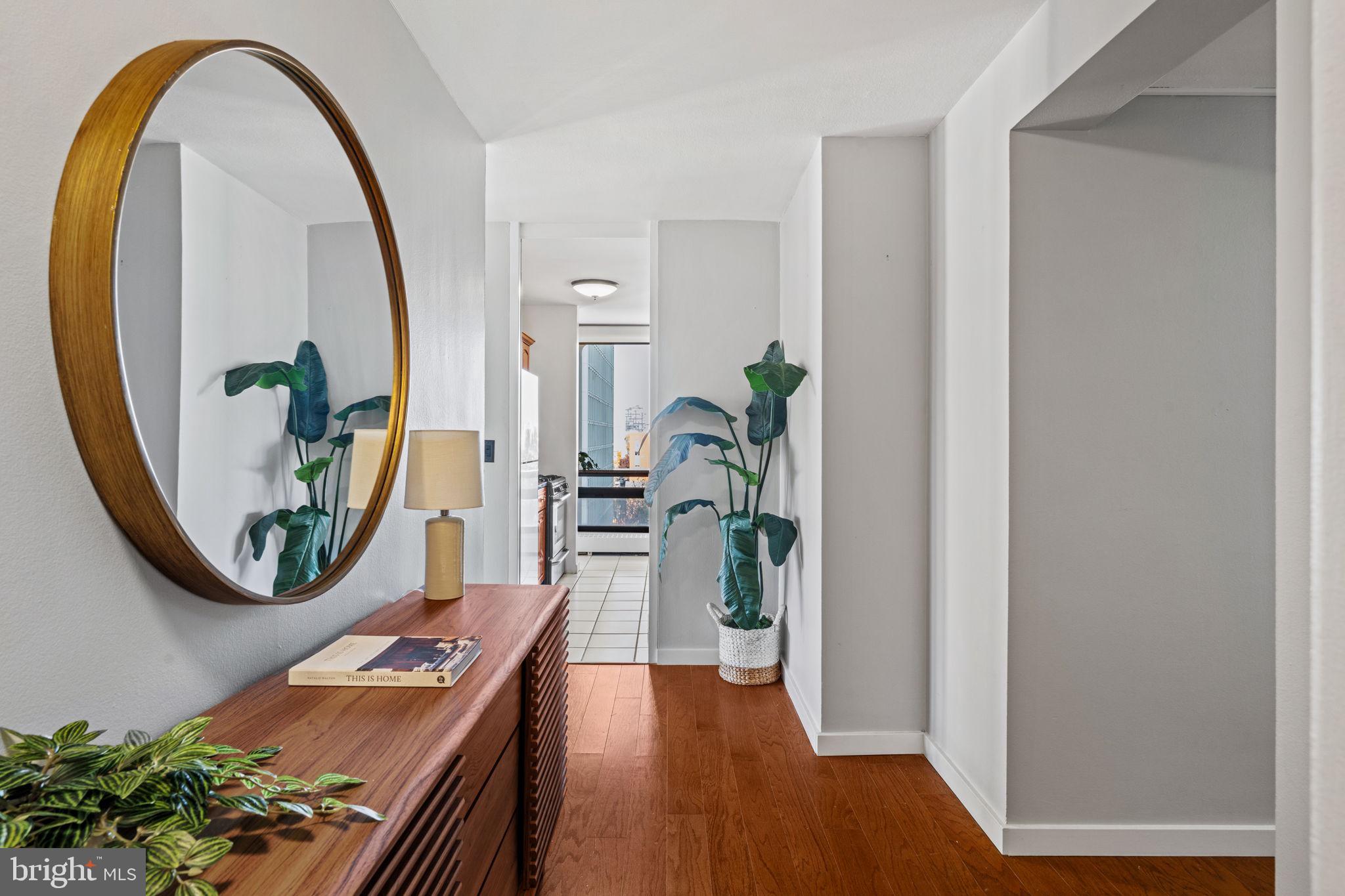 SOCIETY HILL - Residential