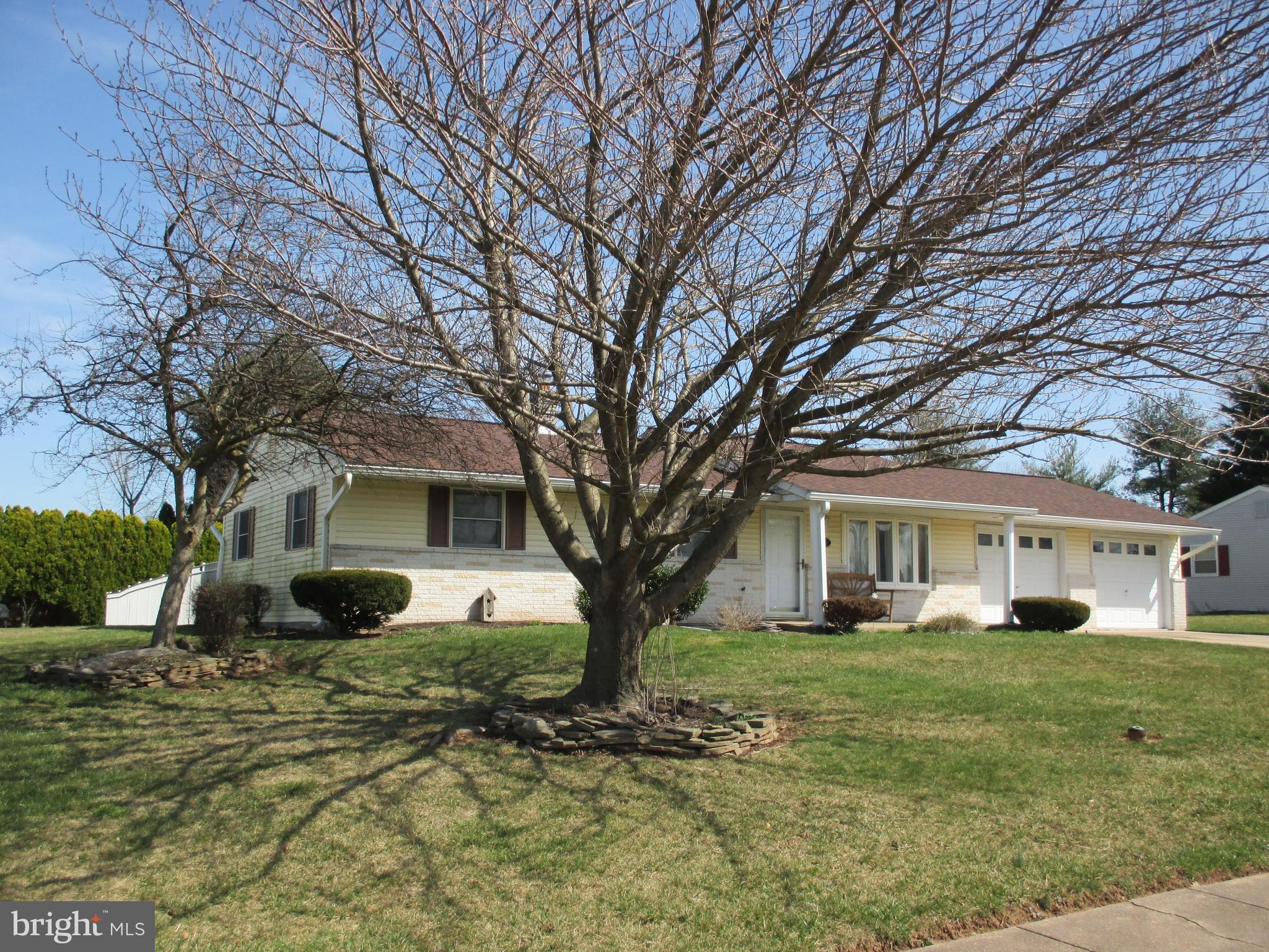 FOX CHASE ESTATES - Residential