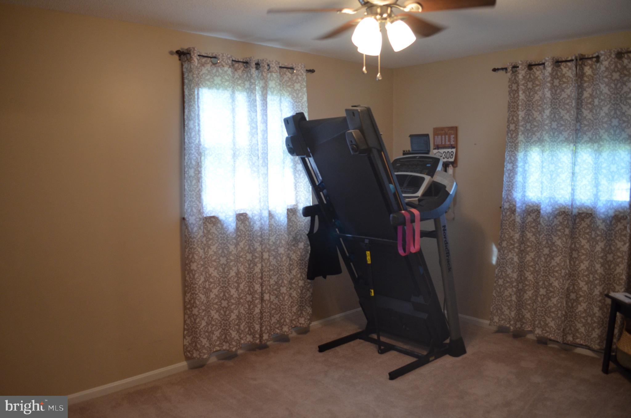 FOX CHASE ESTATES - Residential