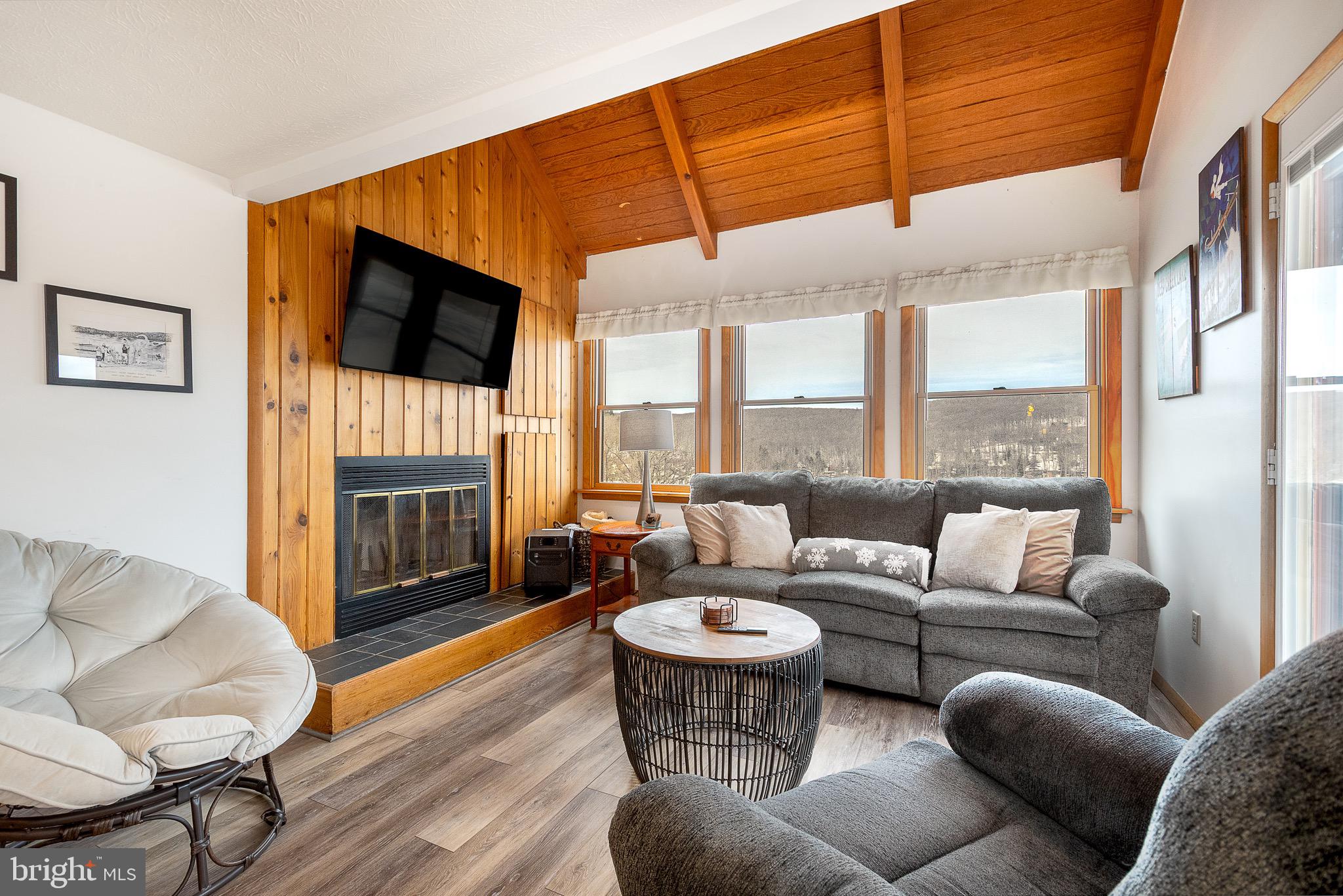 157 JEFFREY LANE 21B