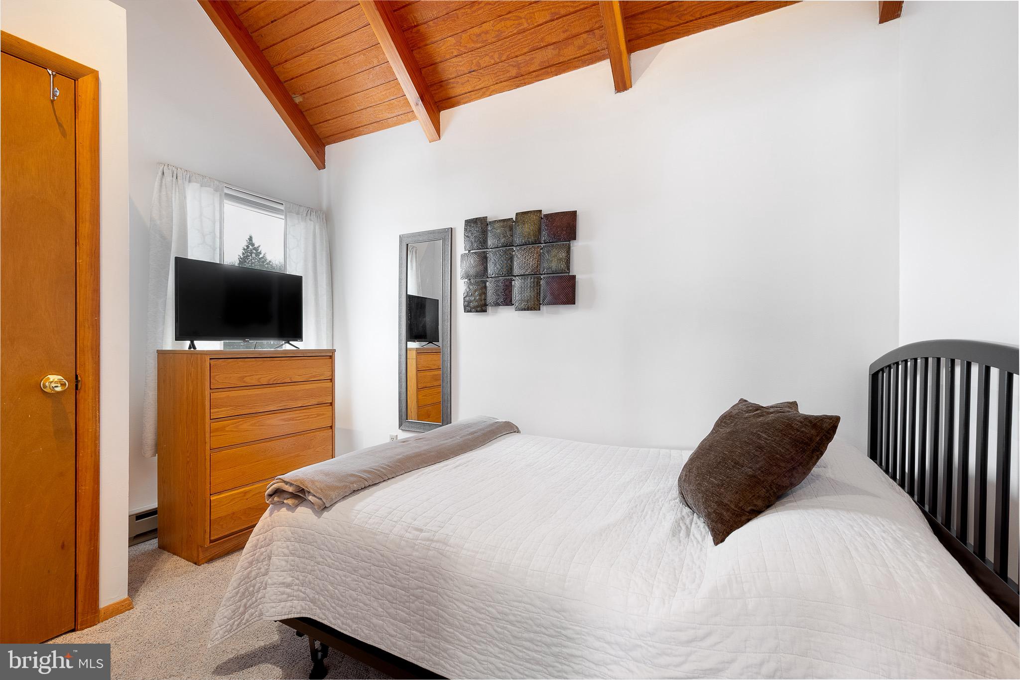 TRADERS LANDING - Residential