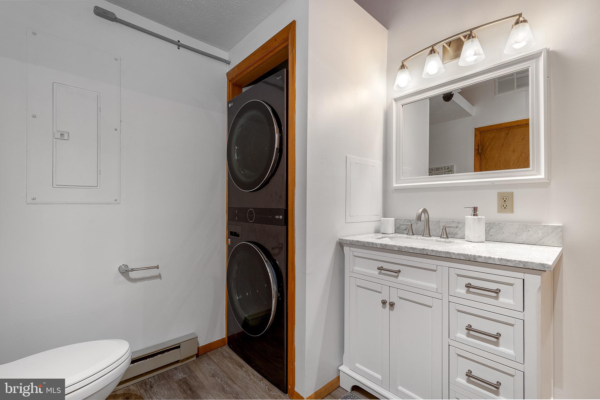 TRADERS LANDING - Residential