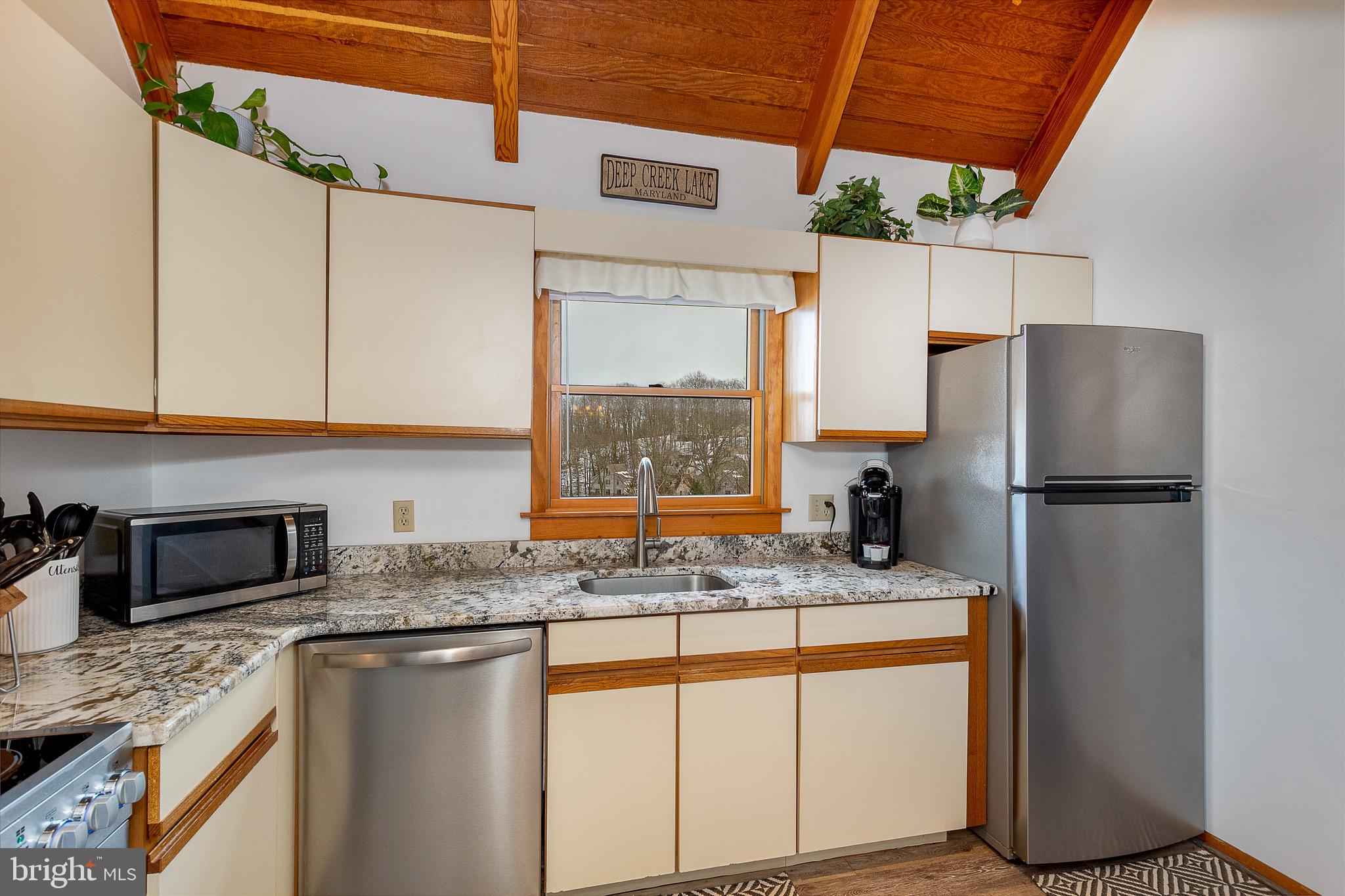 157 JEFFREY LANE 21B