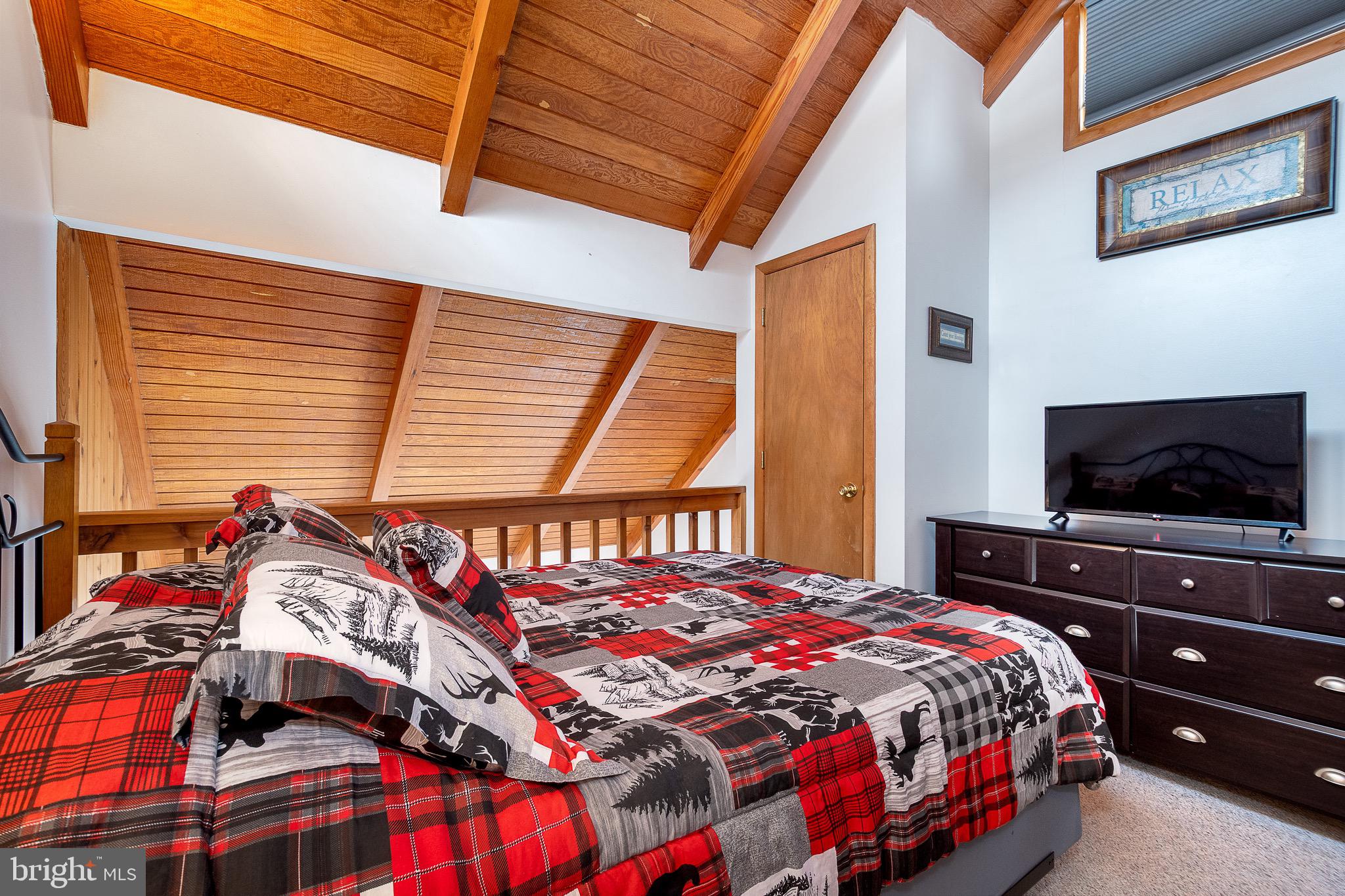 TRADERS LANDING - Residential