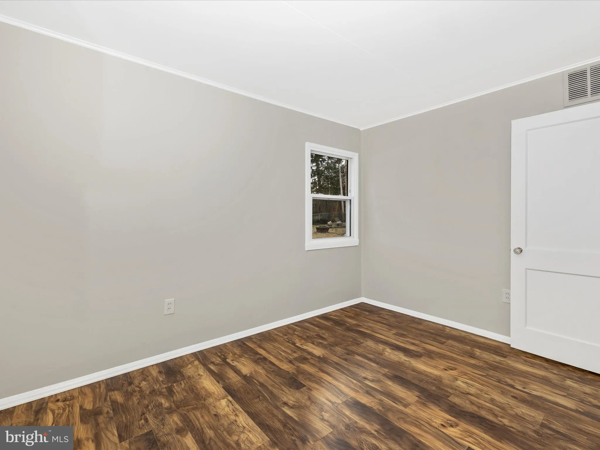 Frederick, Maryland 21701, United States, 2 Bedrooms Bedrooms, ,1 BathroomBathrooms,Residential,Pending,29608