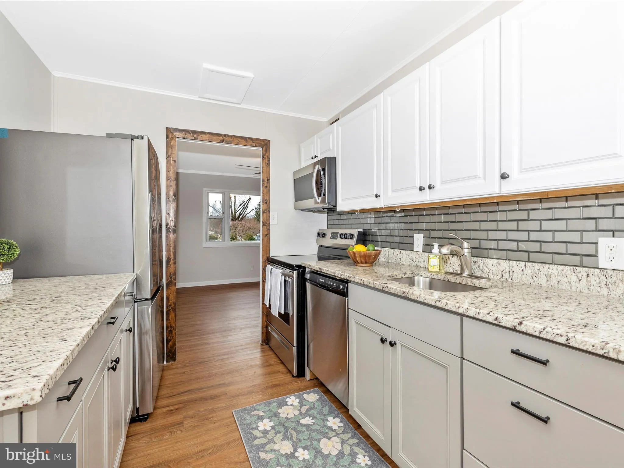 Frederick, Maryland 21701, United States, 2 Bedrooms Bedrooms, ,1 BathroomBathrooms,Residential,Pending,29608