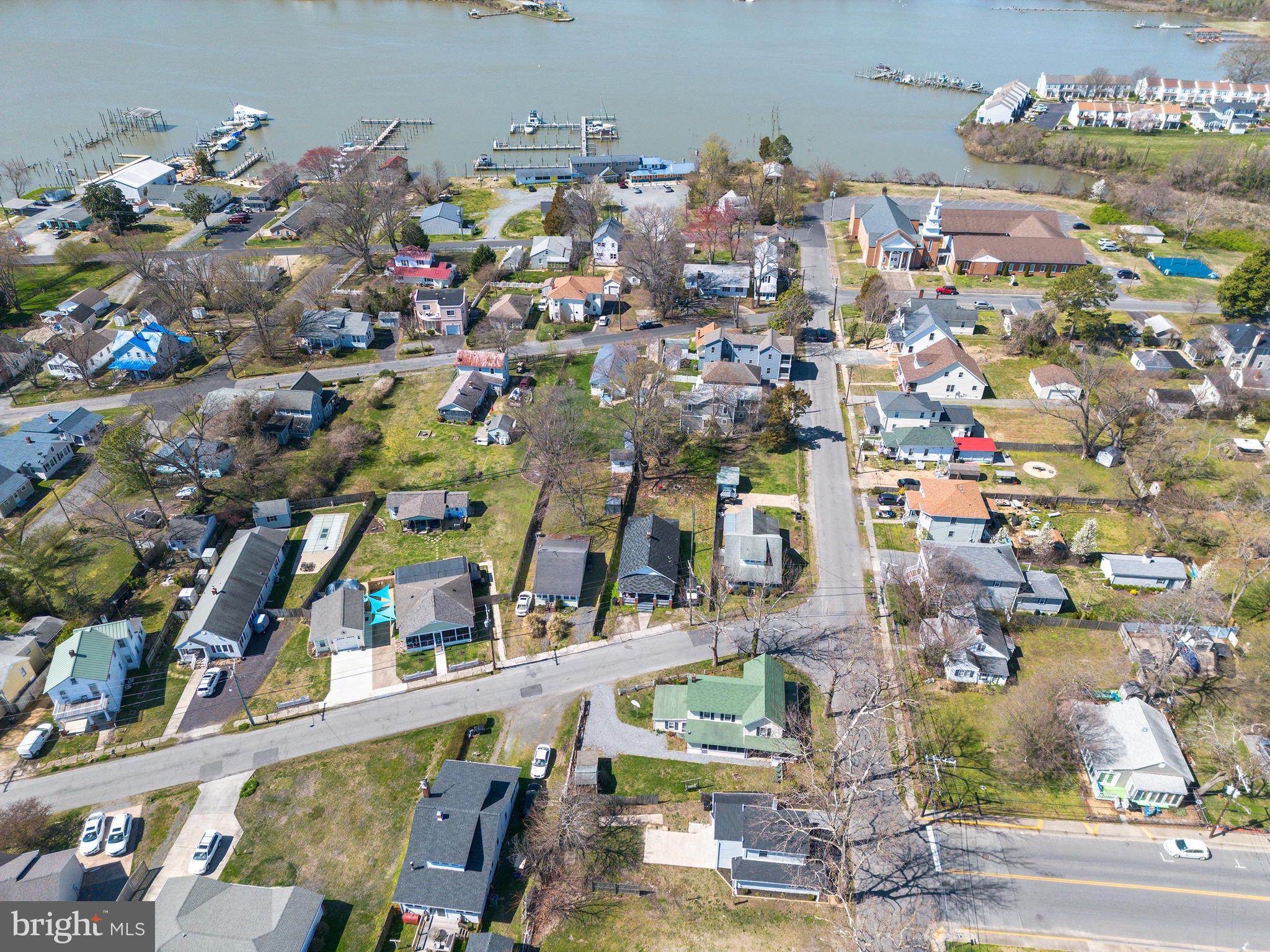 COLONIAL BEACH - Residential