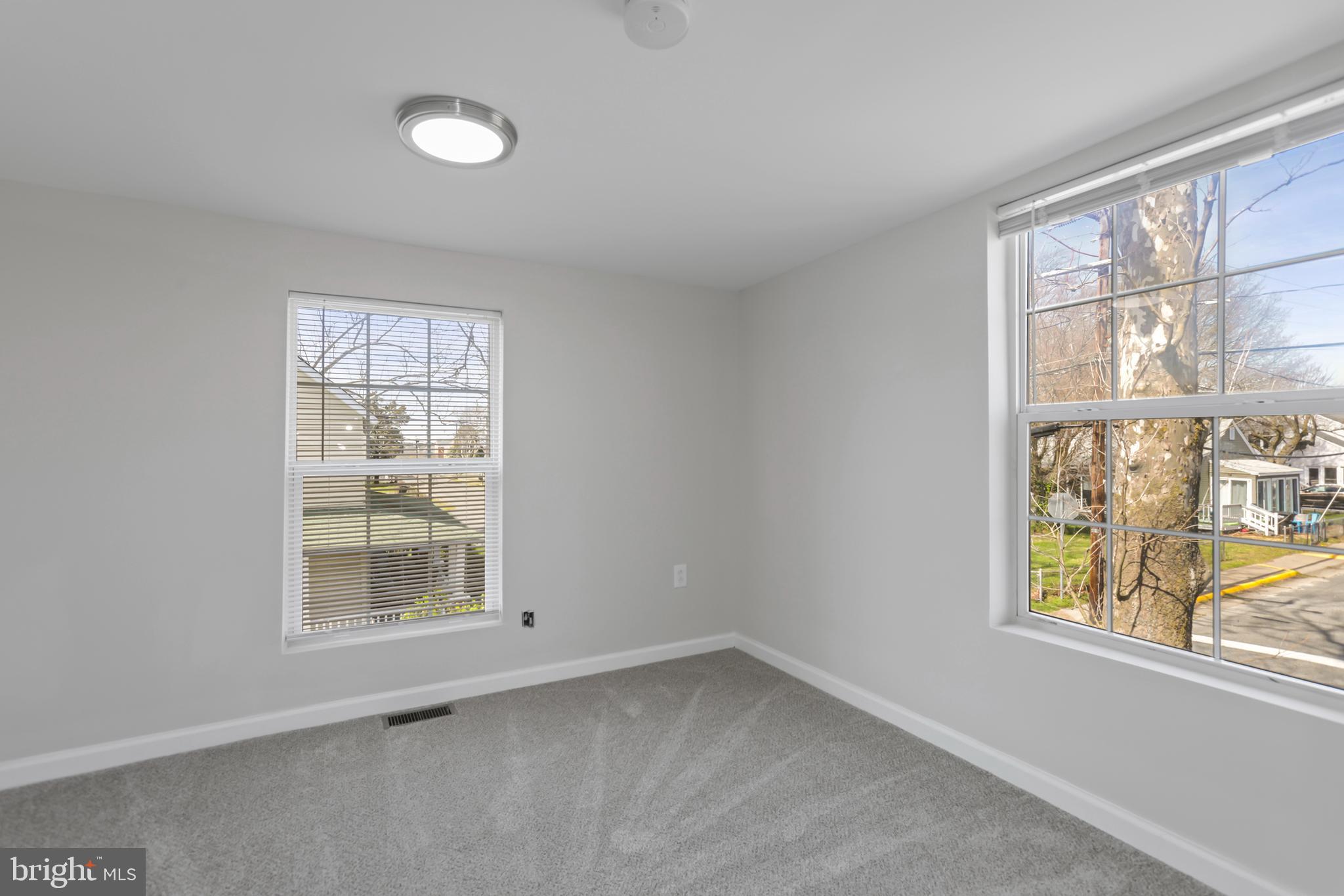 COLONIAL BEACH - Residential