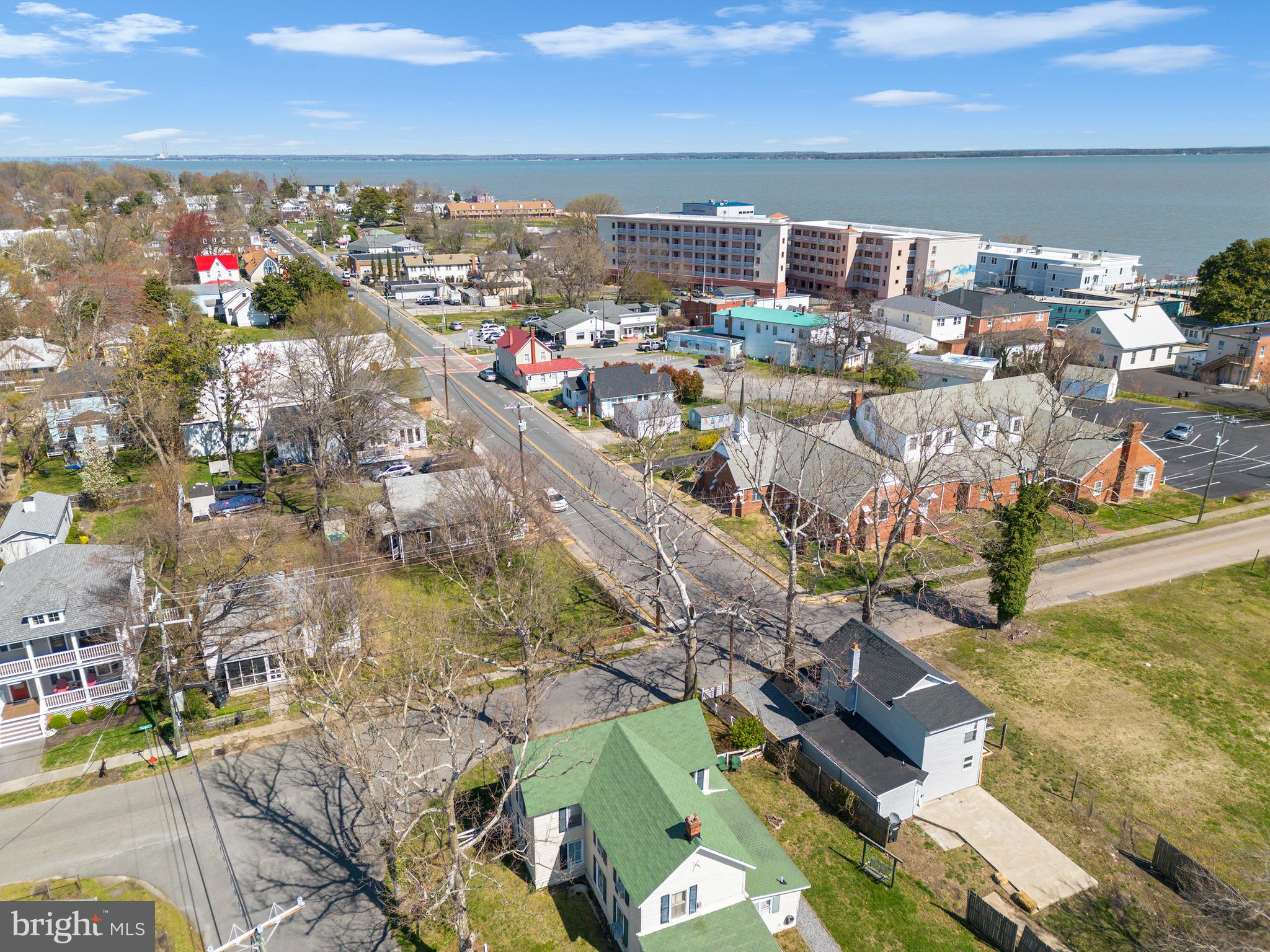 COLONIAL BEACH - Residential