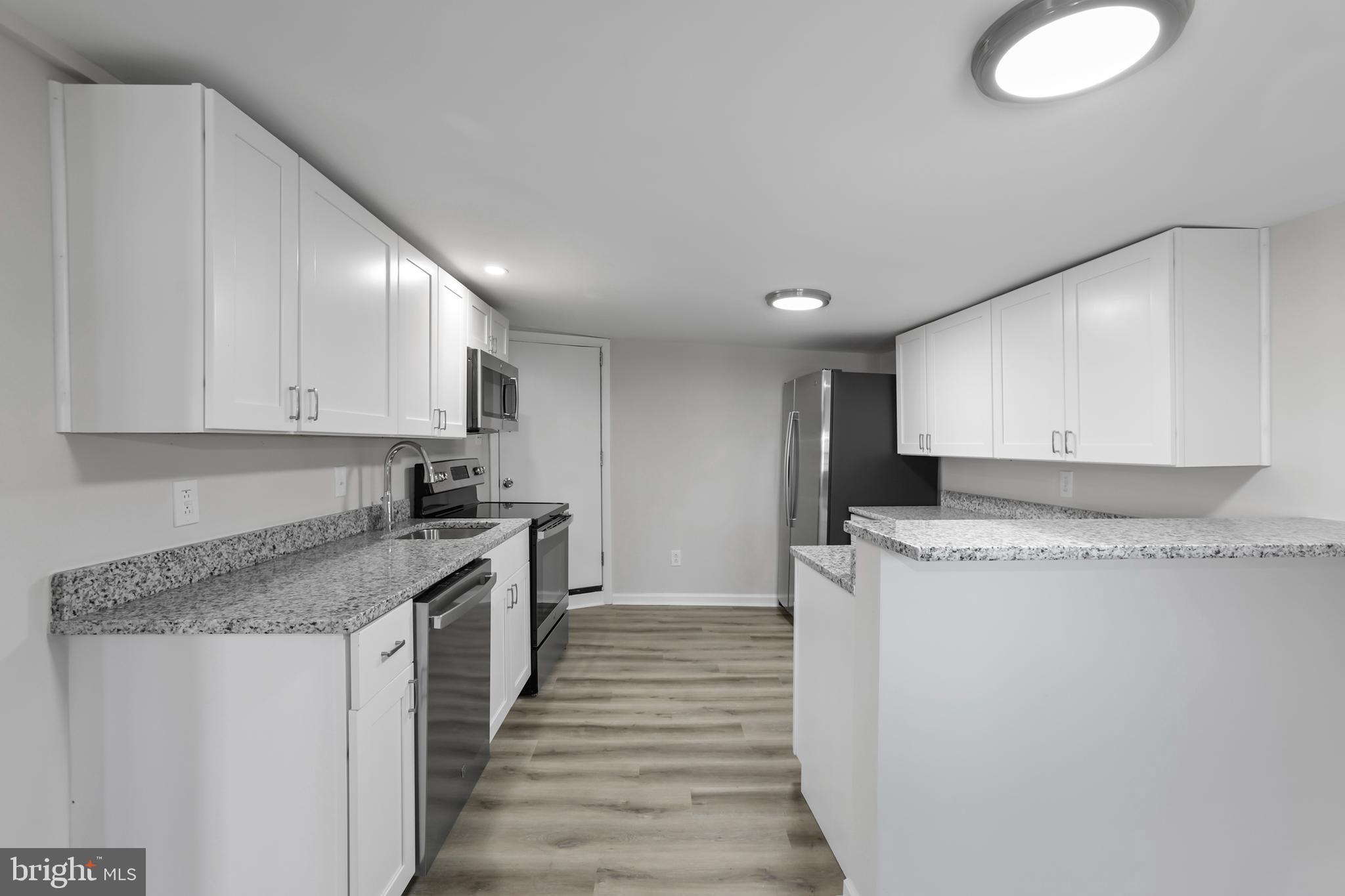 COLONIAL BEACH - Residential