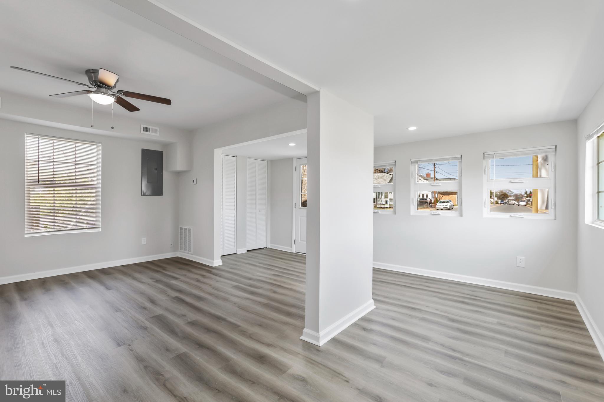 COLONIAL BEACH - Residential