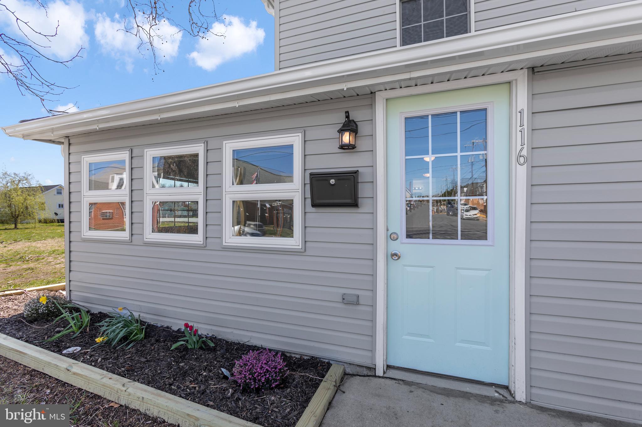 COLONIAL BEACH - Residential